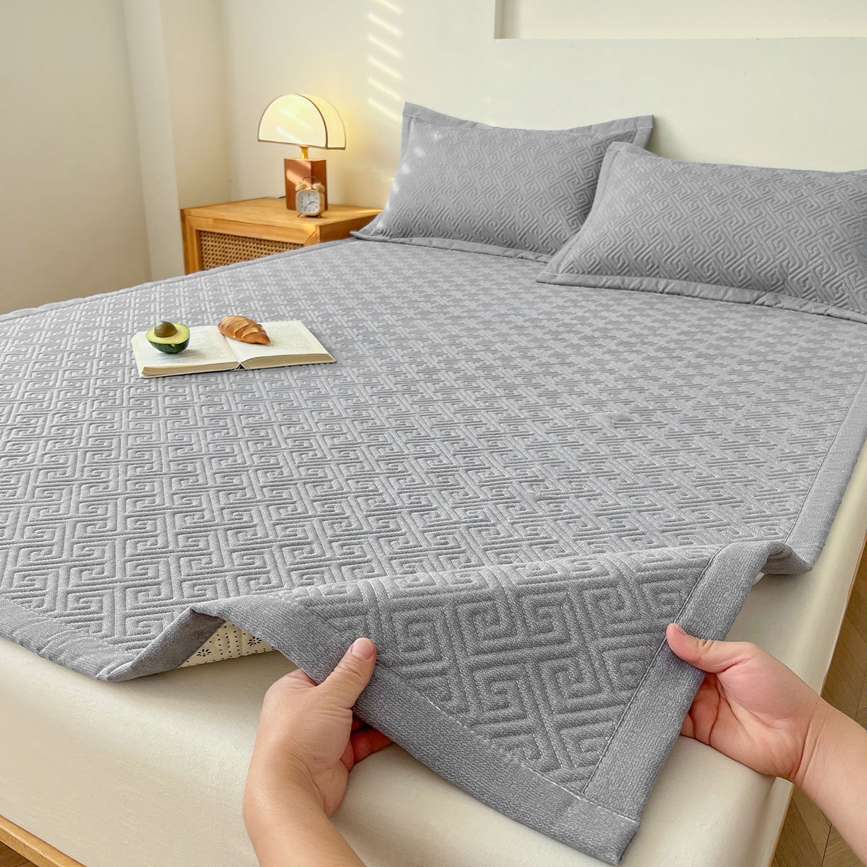 91家纺网 家纺一手货源 找家纺 棉乐町家居 2026新款老粗布床盖床垫大床 床盖 浅灰