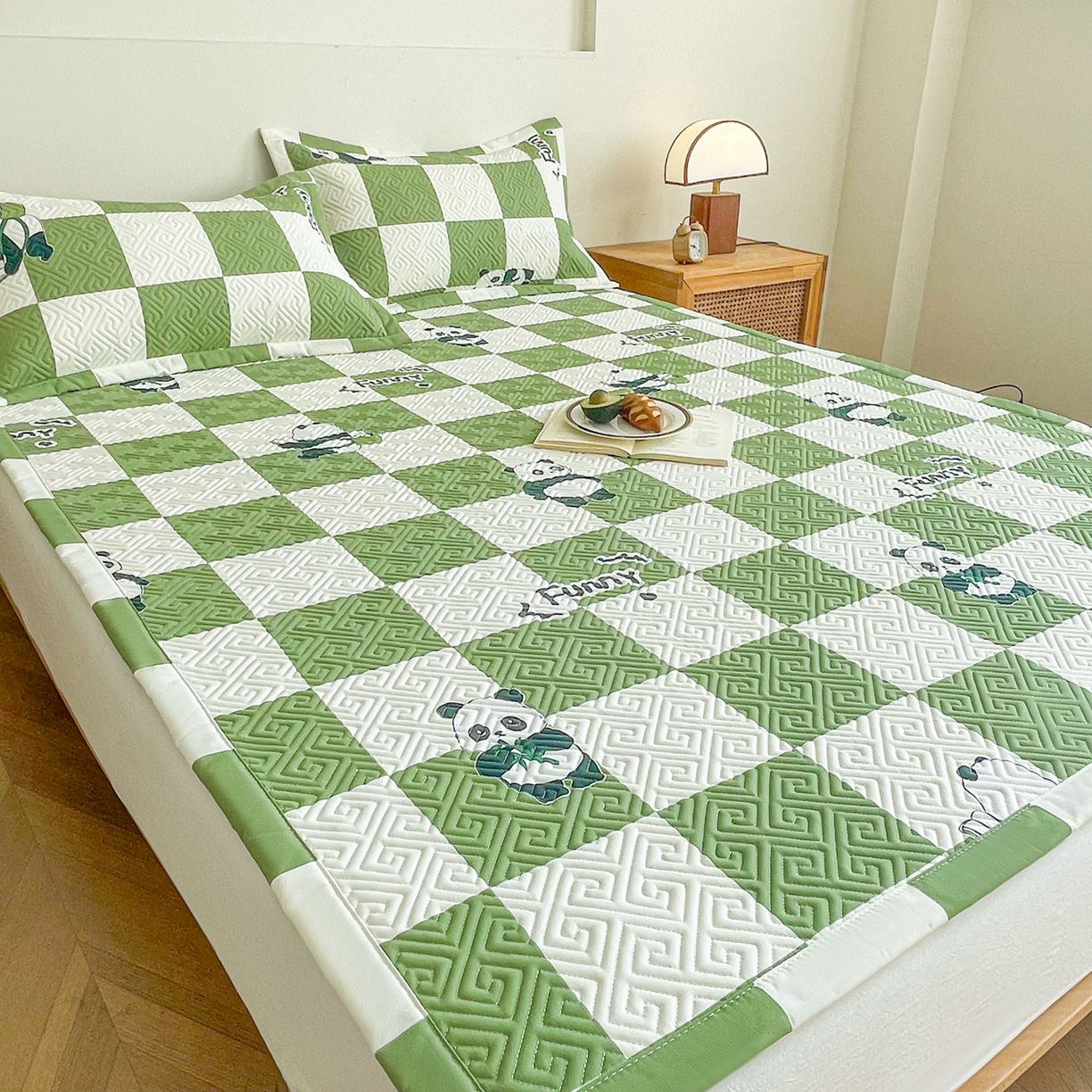 91家纺网 家纺一手货源 找家纺 棉乐町家居 2026新款老粗布床盖床垫大床 床盖 可爱熊猫