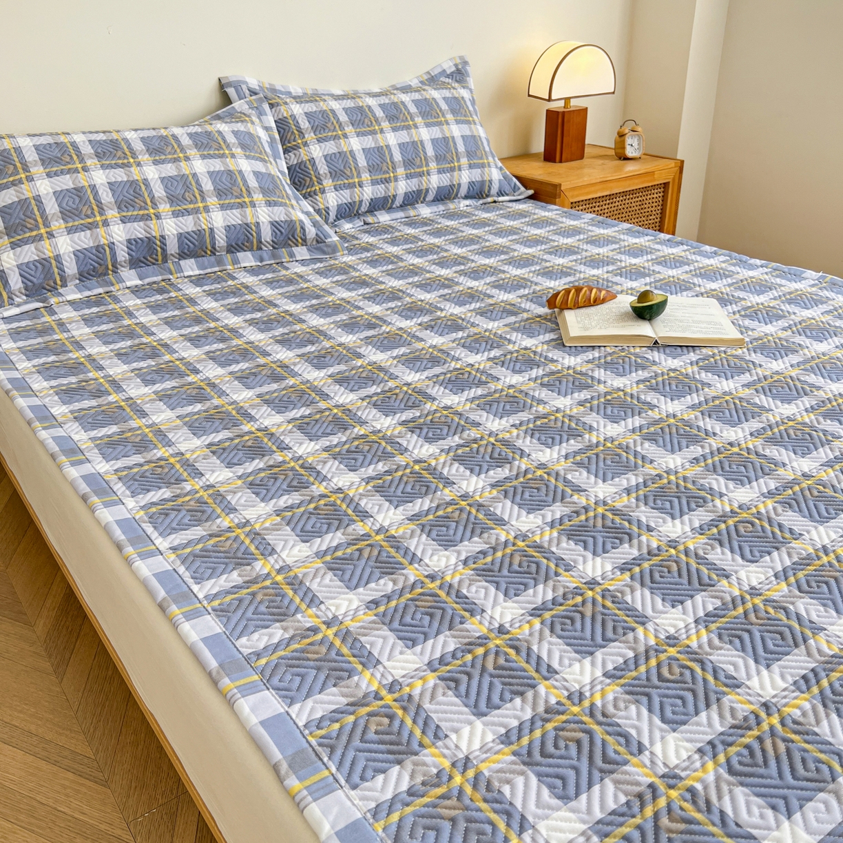 91家纺网 家纺一手货源 找家纺 棉乐町家居 2026新款老粗布床盖床垫大床 床盖 简兮蓝