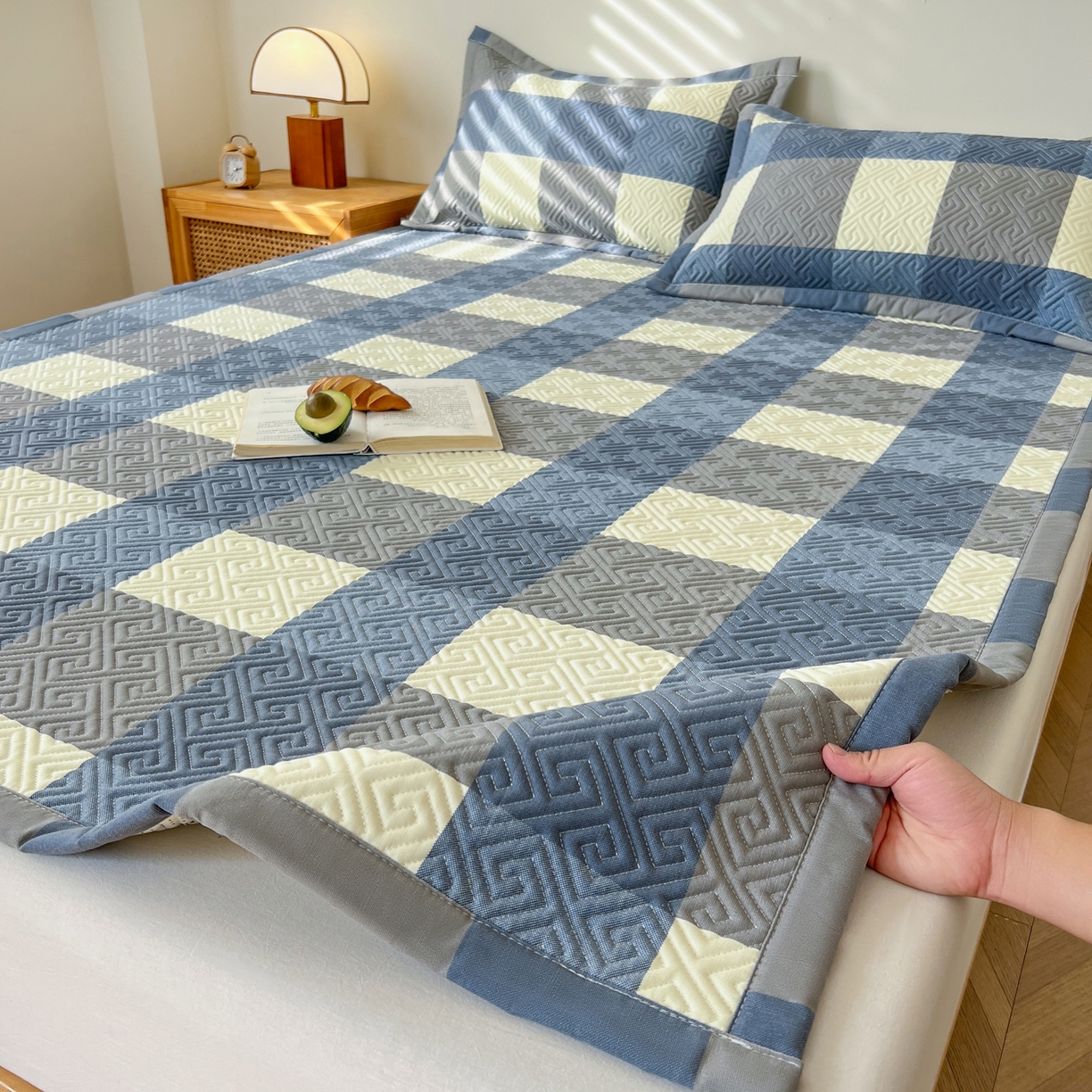 91家纺网 家纺一手货源 找家纺 棉乐町家居 2026新款老粗布床盖床垫大床 床盖 蓝格