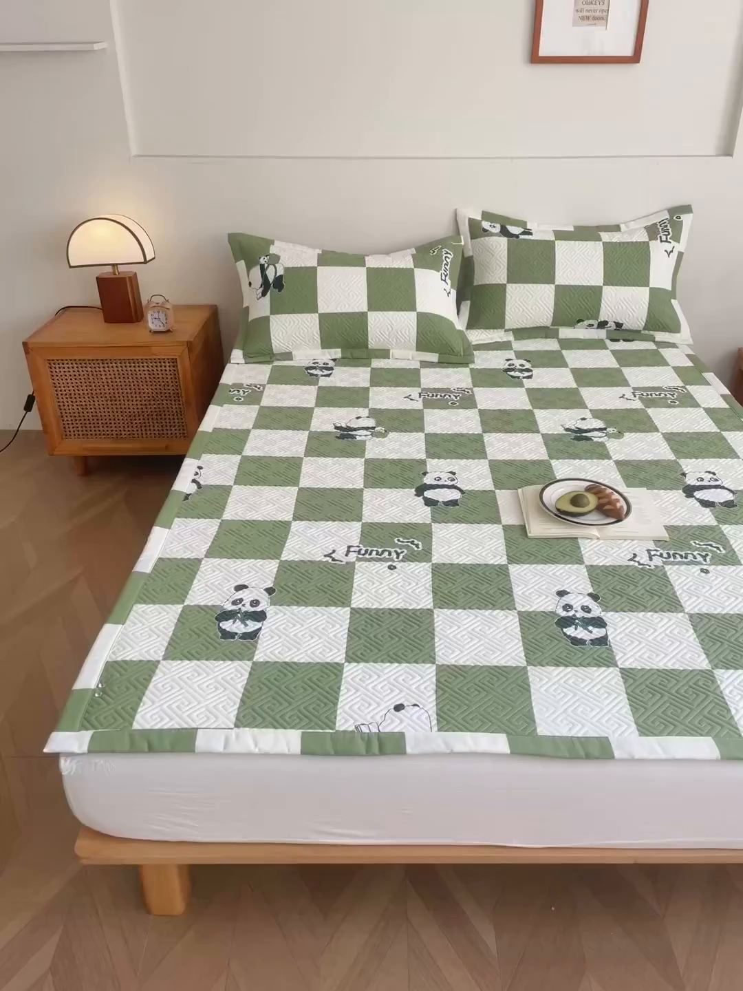 91家纺网 家纺一手货源 找家纺 棉乐町家居 2026新款老粗布床盖床垫大床 床盖 可爱熊猫