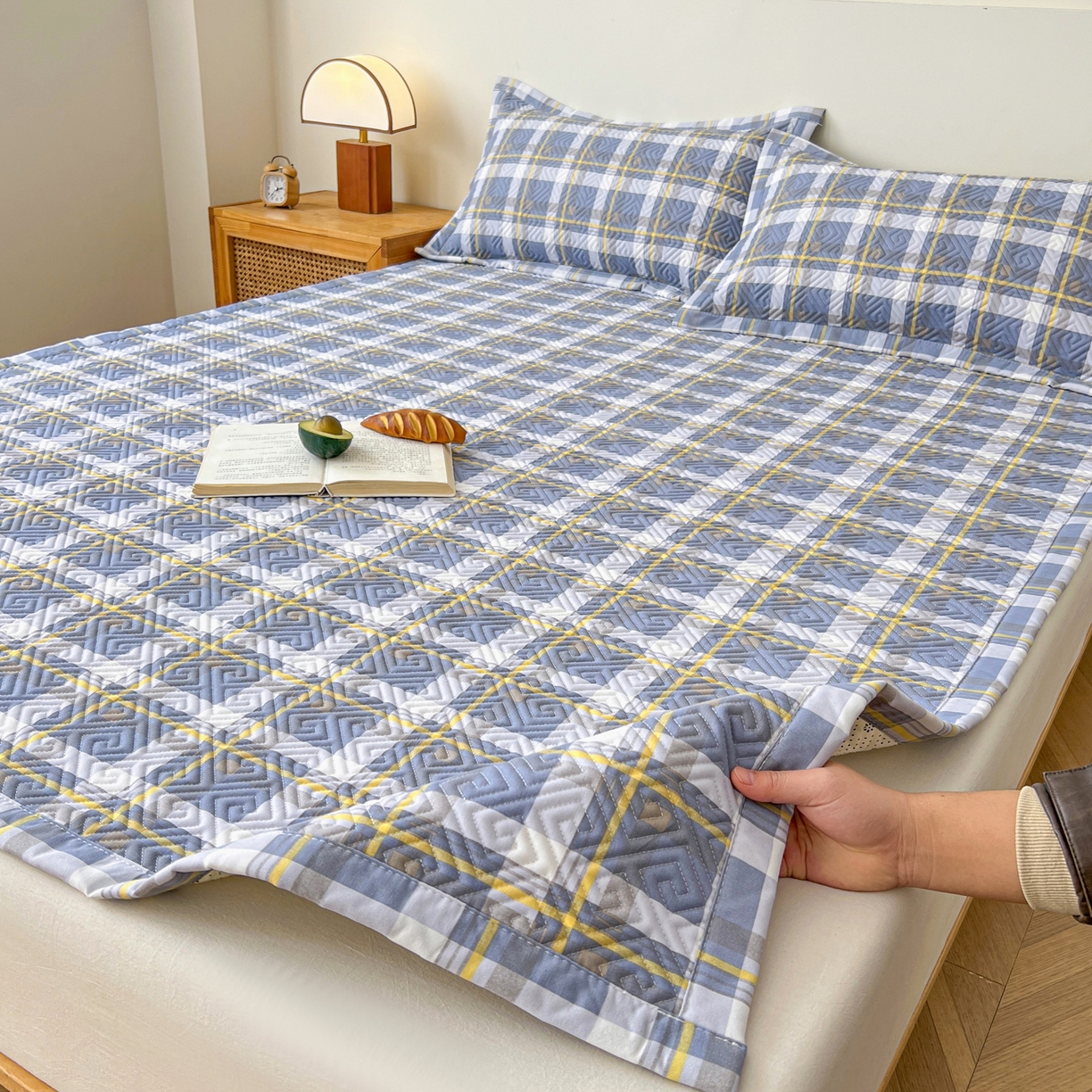 91家纺网 家纺一手货源 找家纺 棉乐町家居 2026新款老粗布床盖床垫大床 床盖 简兮蓝