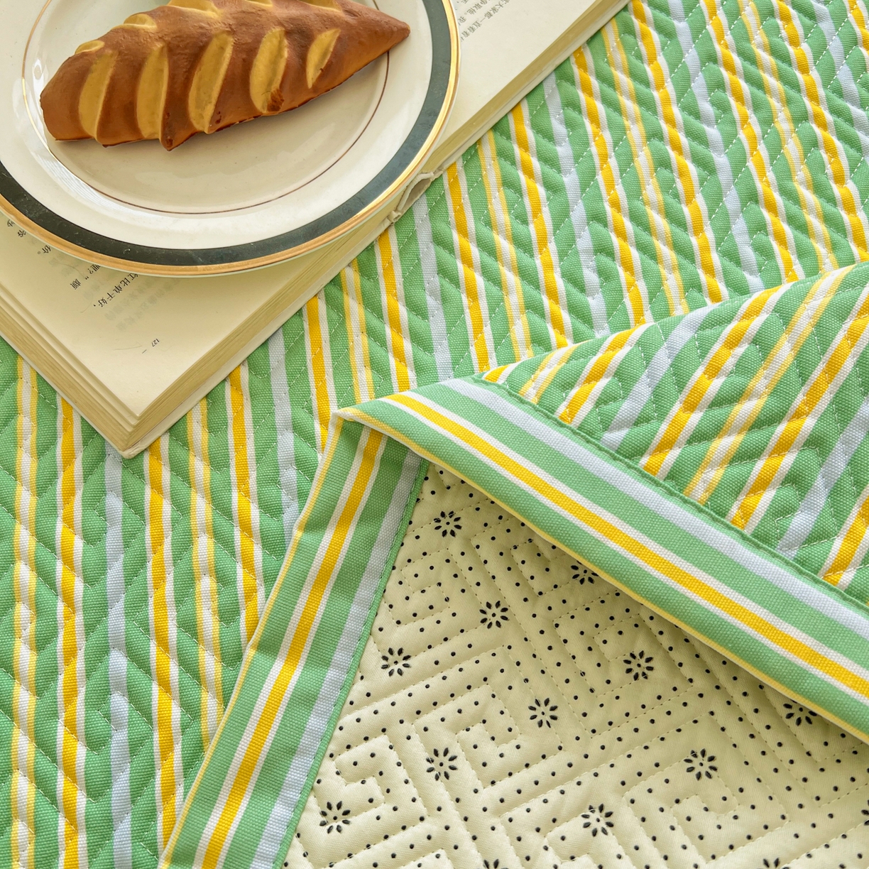 91家纺网 家纺一手货源 找家纺 棉乐町家居 2026新款老粗布床盖床垫大床 床盖 果绿条