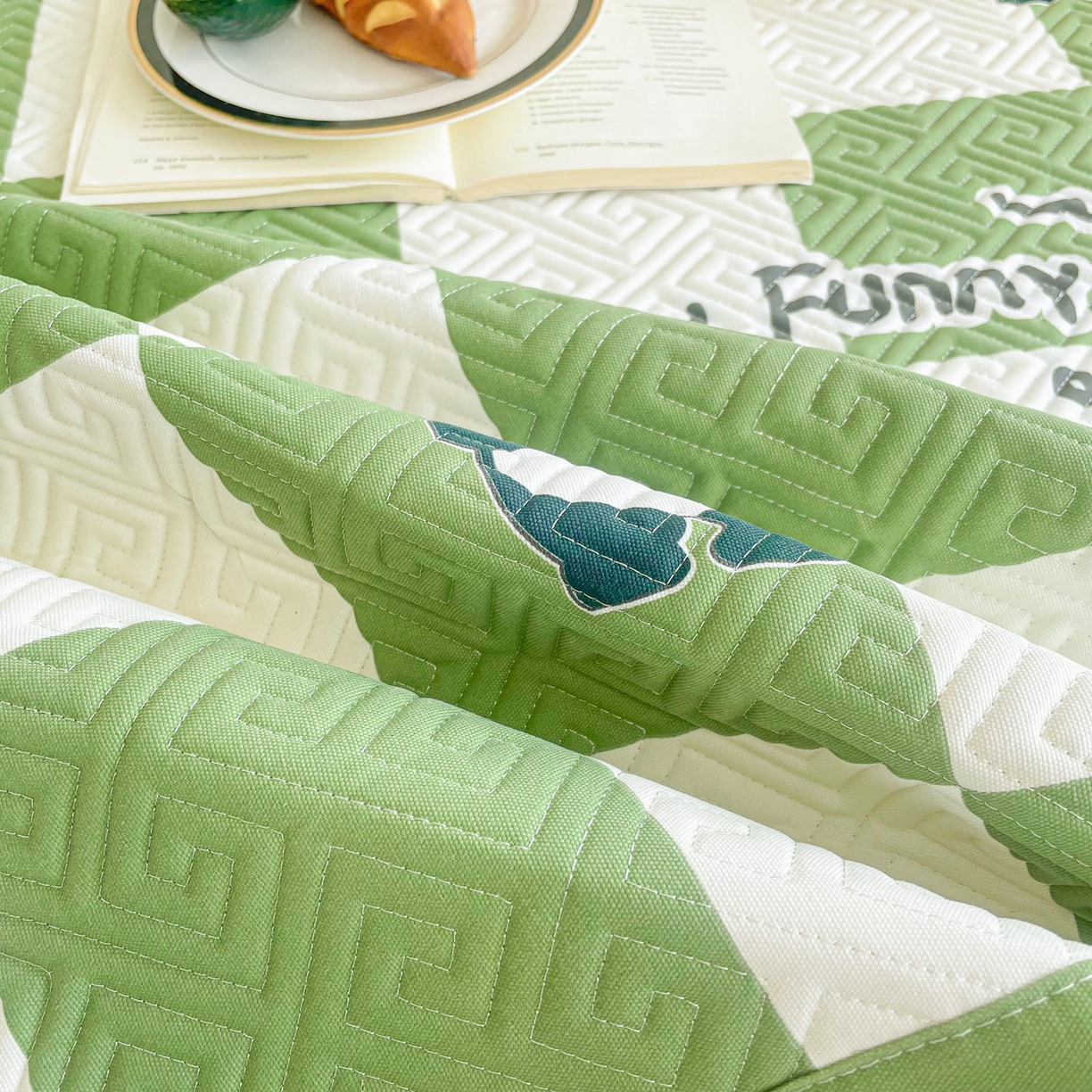 91家纺网 家纺一手货源 找家纺 棉乐町家居 2026新款老粗布床盖床垫大床 床盖 可爱熊猫