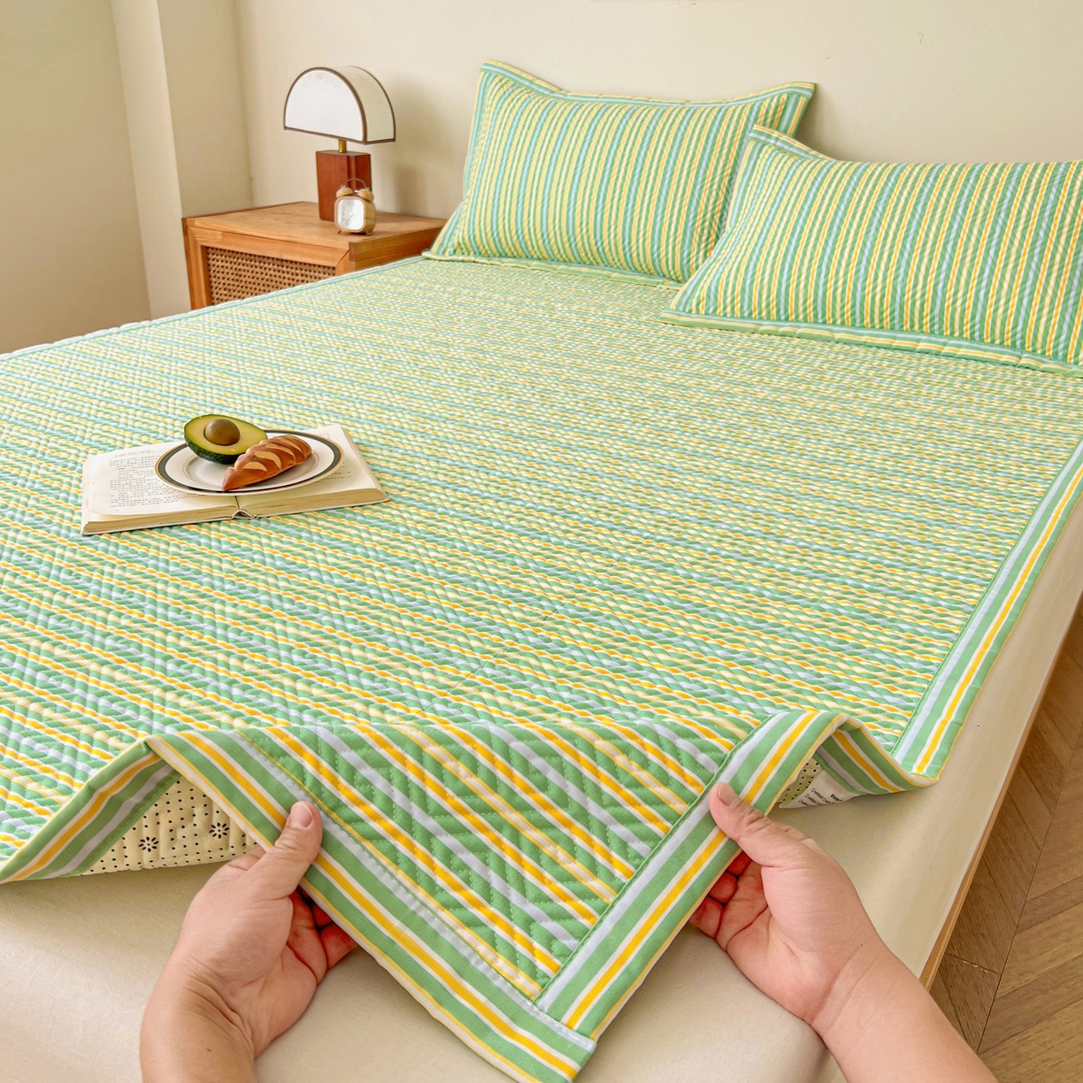 91家纺网 家纺一手货源 找家纺 金泰莱 2026新款老粗布床盖床垫大床 床盖 果绿条