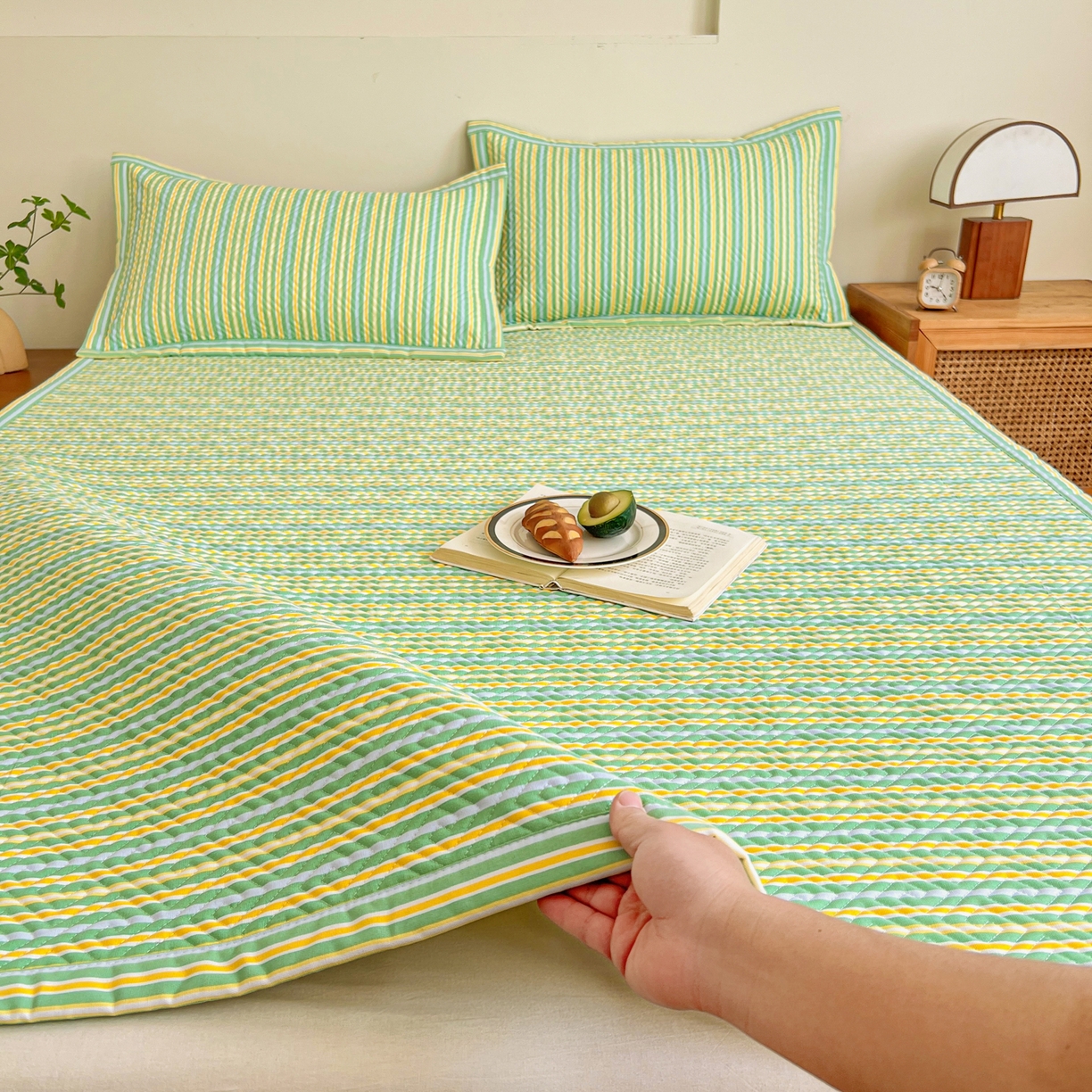 91家纺网 家纺一手货源 找家纺 金泰莱 2026新款老粗布床盖床垫大床 床盖 果绿条