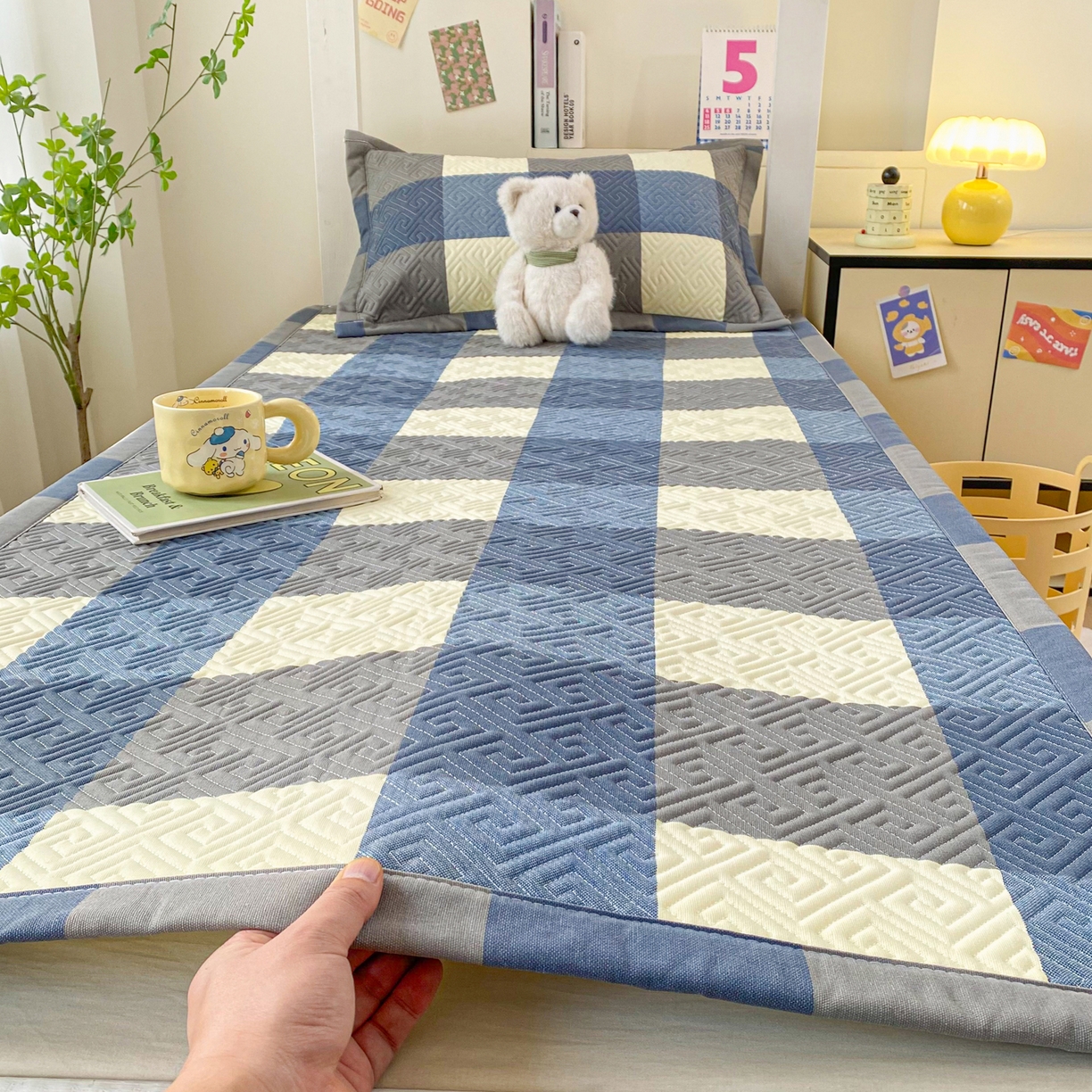 91家纺网 家纺一手货源 找家纺 金泰莱 2026新款老粗布床盖床垫学生床 床盖 蓝格