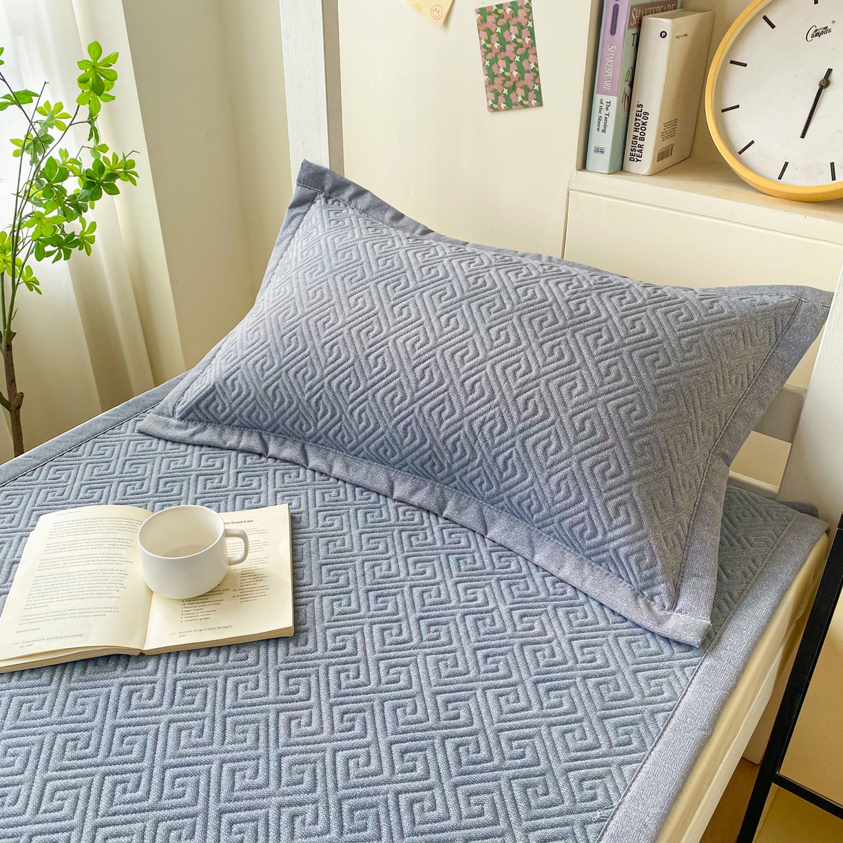 91家纺网 家纺一手货源 找家纺 金泰莱 2026新款老粗布床盖床垫学生床 床盖 浅灰