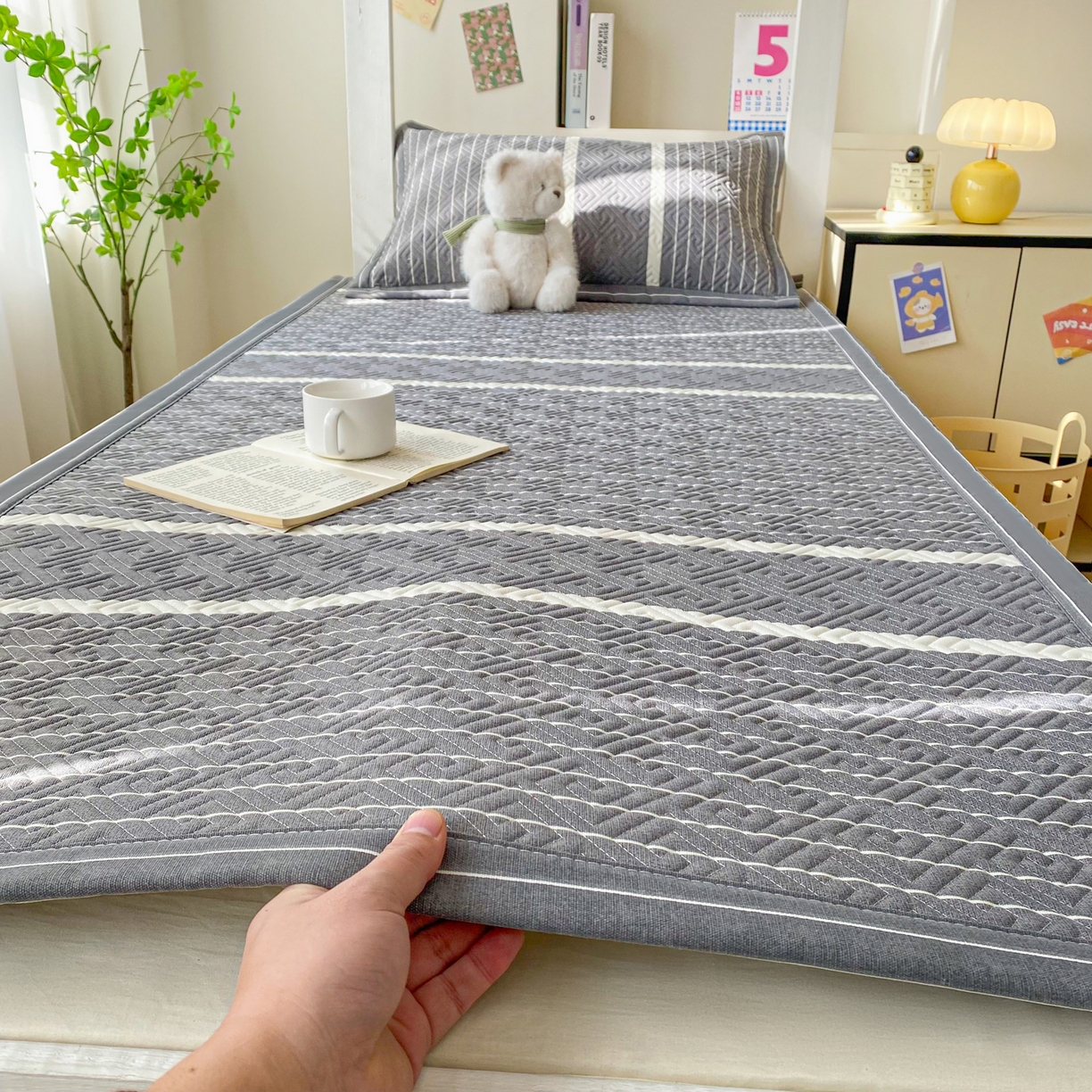 91家纺网 家纺一手货源 找家纺 金泰莱 2026新款老粗布床盖床垫学生床 床盖 冷灰