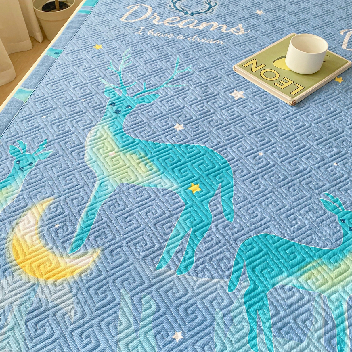 91家纺网 家纺一手货源 找家纺 金泰莱 2026新款老粗布床盖床垫学生床 床盖 梦幻小鹿