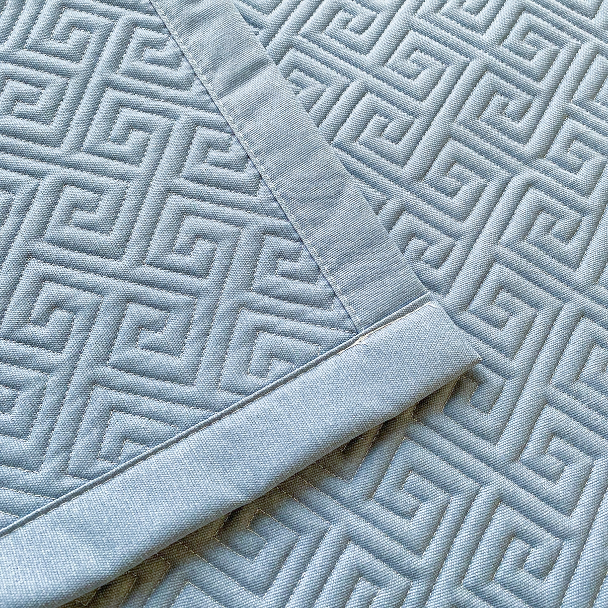 91家纺网 家纺一手货源 找家纺 金泰莱 2026新款老粗布床盖床垫学生床 床盖 偶遇