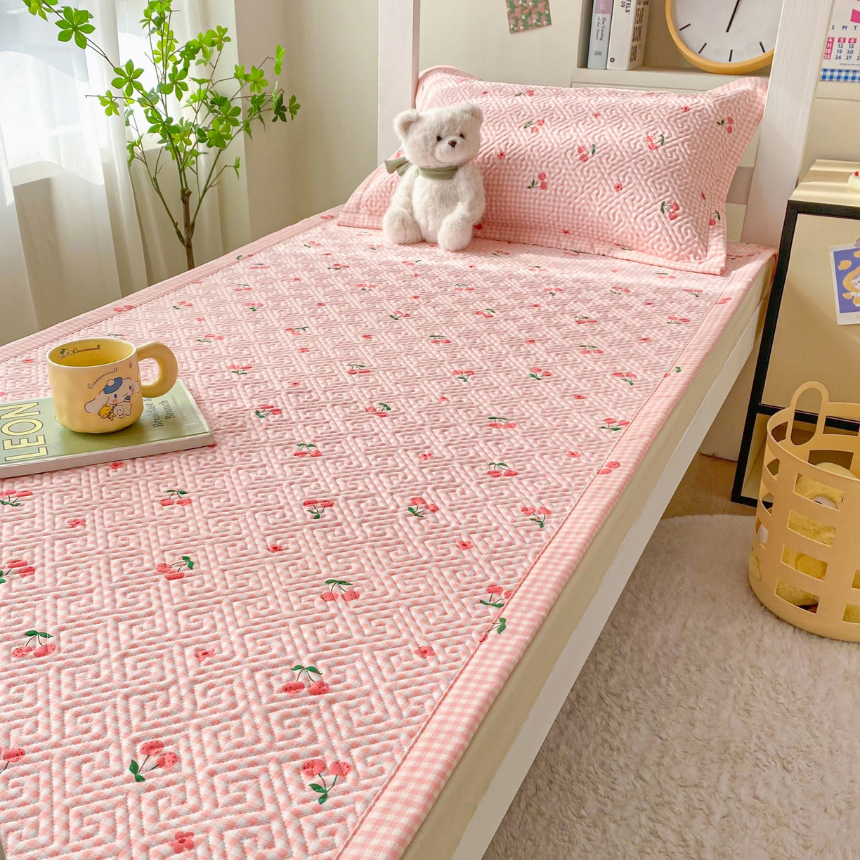 91家纺网 家纺一手货源 找家纺 金泰莱 2026新款老粗布床盖床垫学生床 床盖 格子樱桃