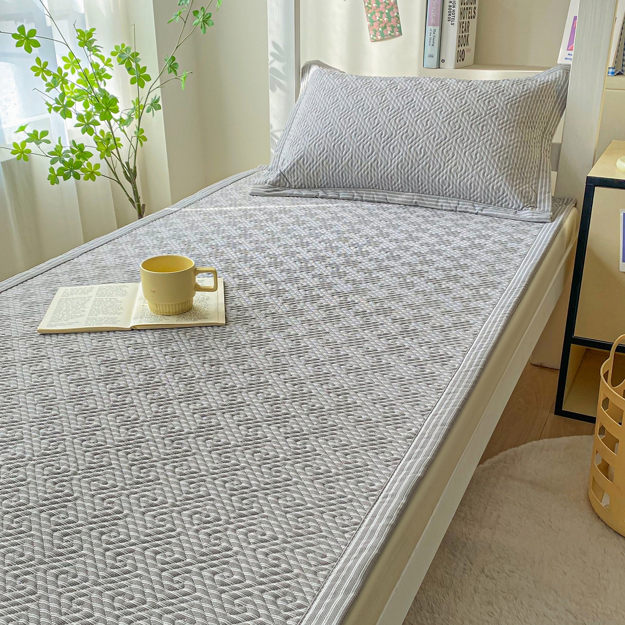 91家纺网 家纺一手货源 找家纺 金泰莱 2026新款老粗布床盖床垫学生床 床盖 条纹灰