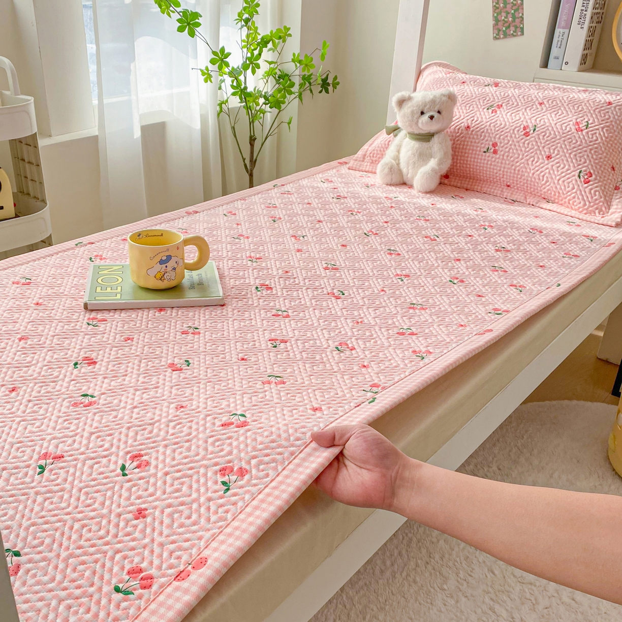 91家纺网 家纺一手货源 找家纺 金泰莱 2026新款老粗布床盖床垫学生床 床盖 格子樱桃