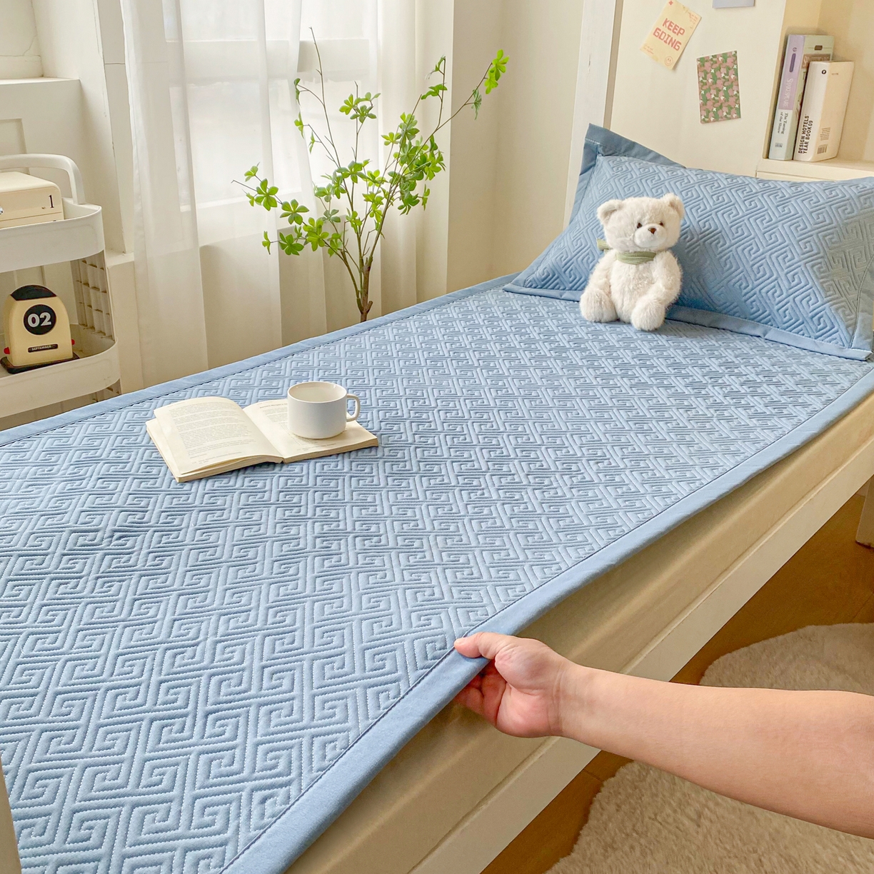 91家纺网 家纺一手货源 找家纺 金泰莱 2026新款老粗布床盖床垫学生床 床盖 偶遇