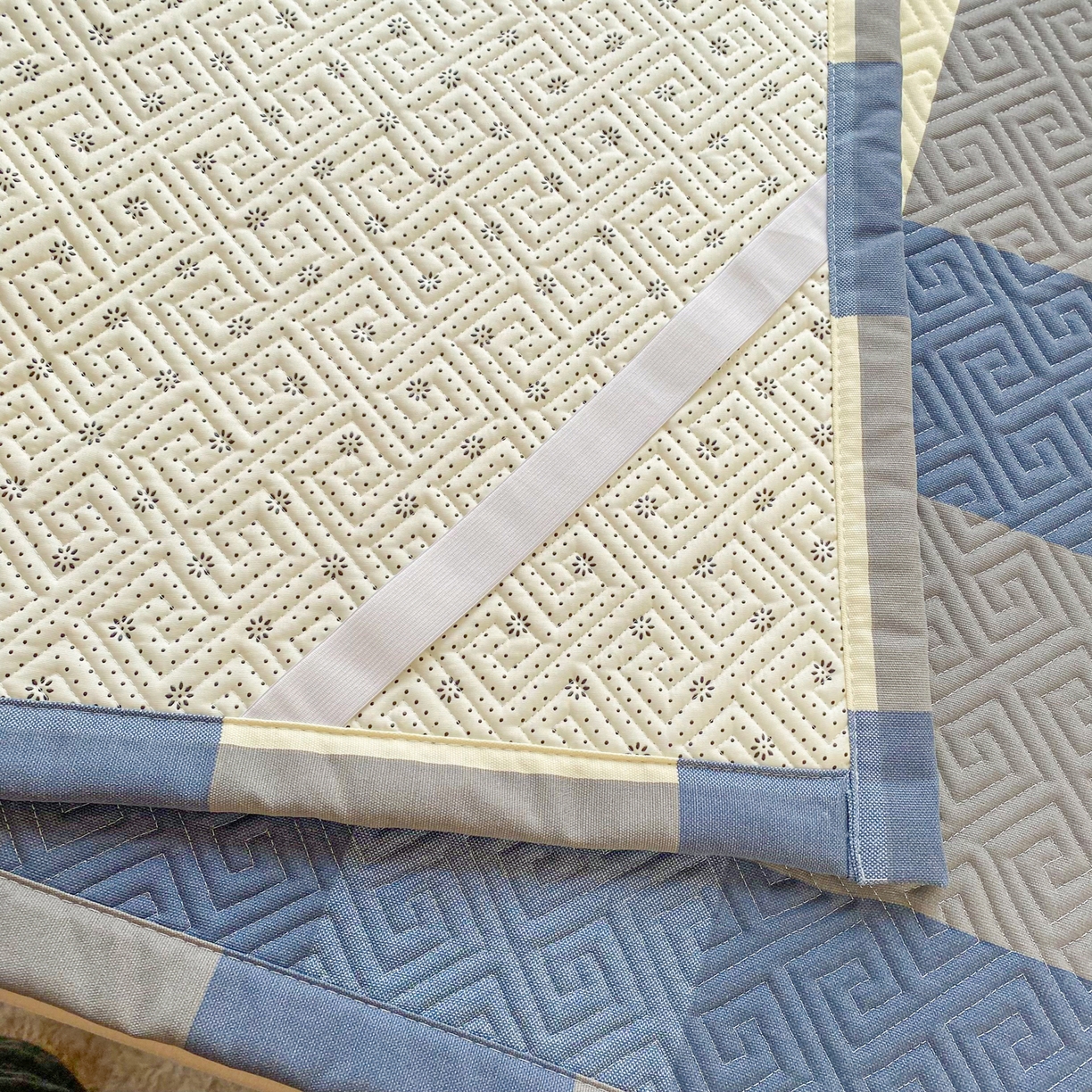 91家纺网 家纺一手货源 找家纺 金泰莱 2026新款老粗布床盖床垫学生床 床盖 蓝格