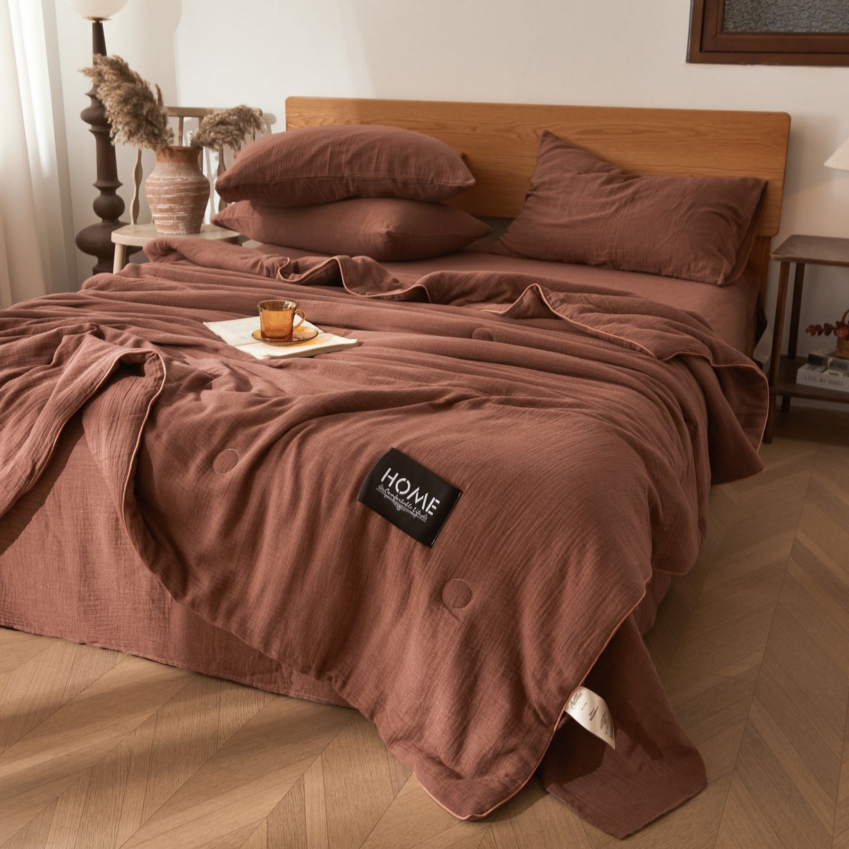 91家纺网 家纺一手货源 找家纺 乐家毛巾被（工厂自产自销） 2026新款A类新疆长绒棉色织提花双层纱千鸟格系列夏被 棕红