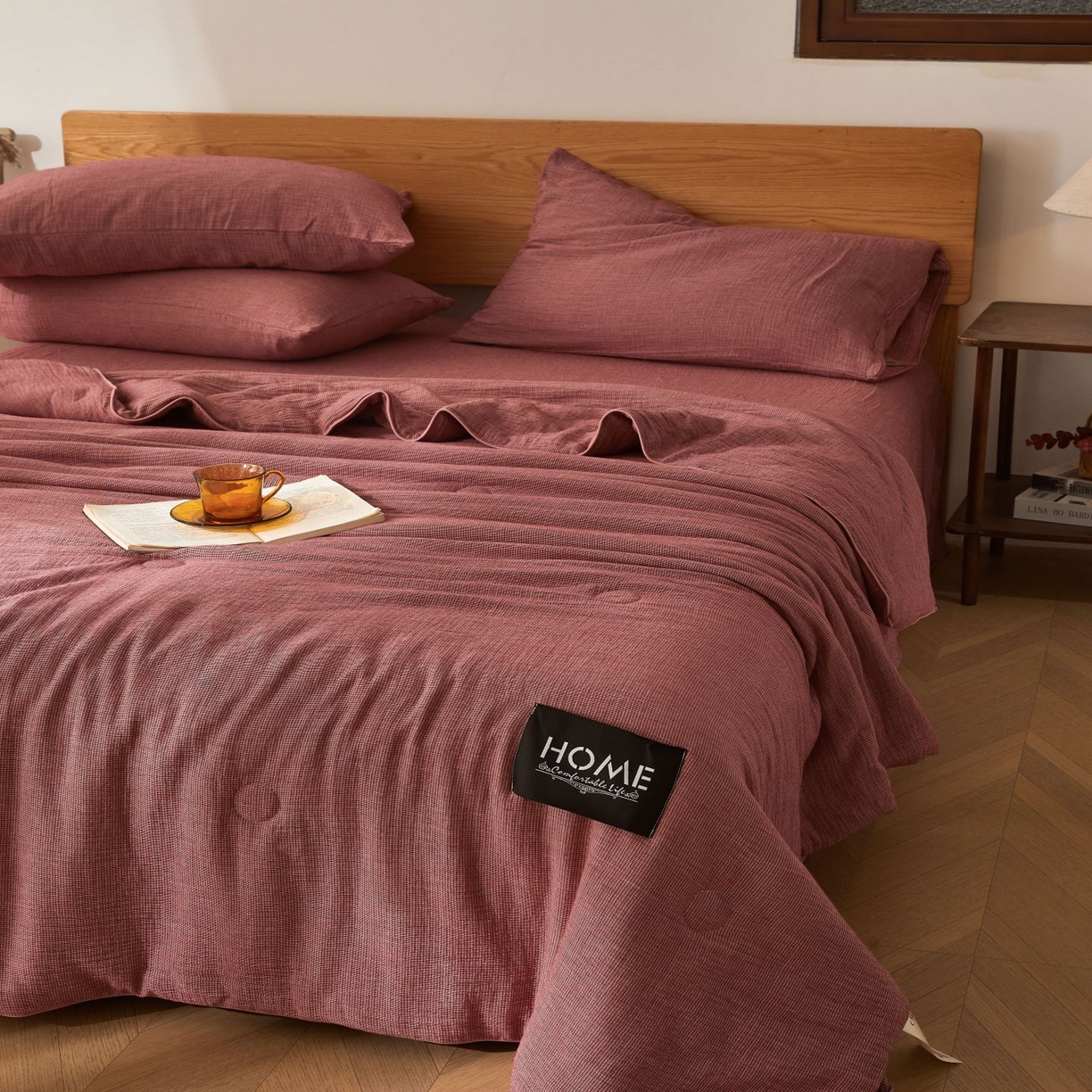 91家纺网 家纺一手货源 找家纺 乐家毛巾被（工厂自产自销） 2026新款A类新疆长绒棉色织提花双层纱千鸟格系列夏被 玫红