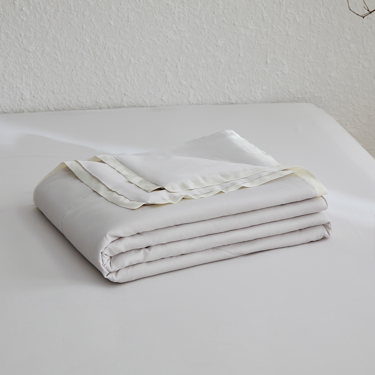 91家纺网 家纺一手货源 找家纺 禧禾 2026新款60支兰精柔洗天丝冰蚕夏被夏凉被空调被-素禾 浅云灰