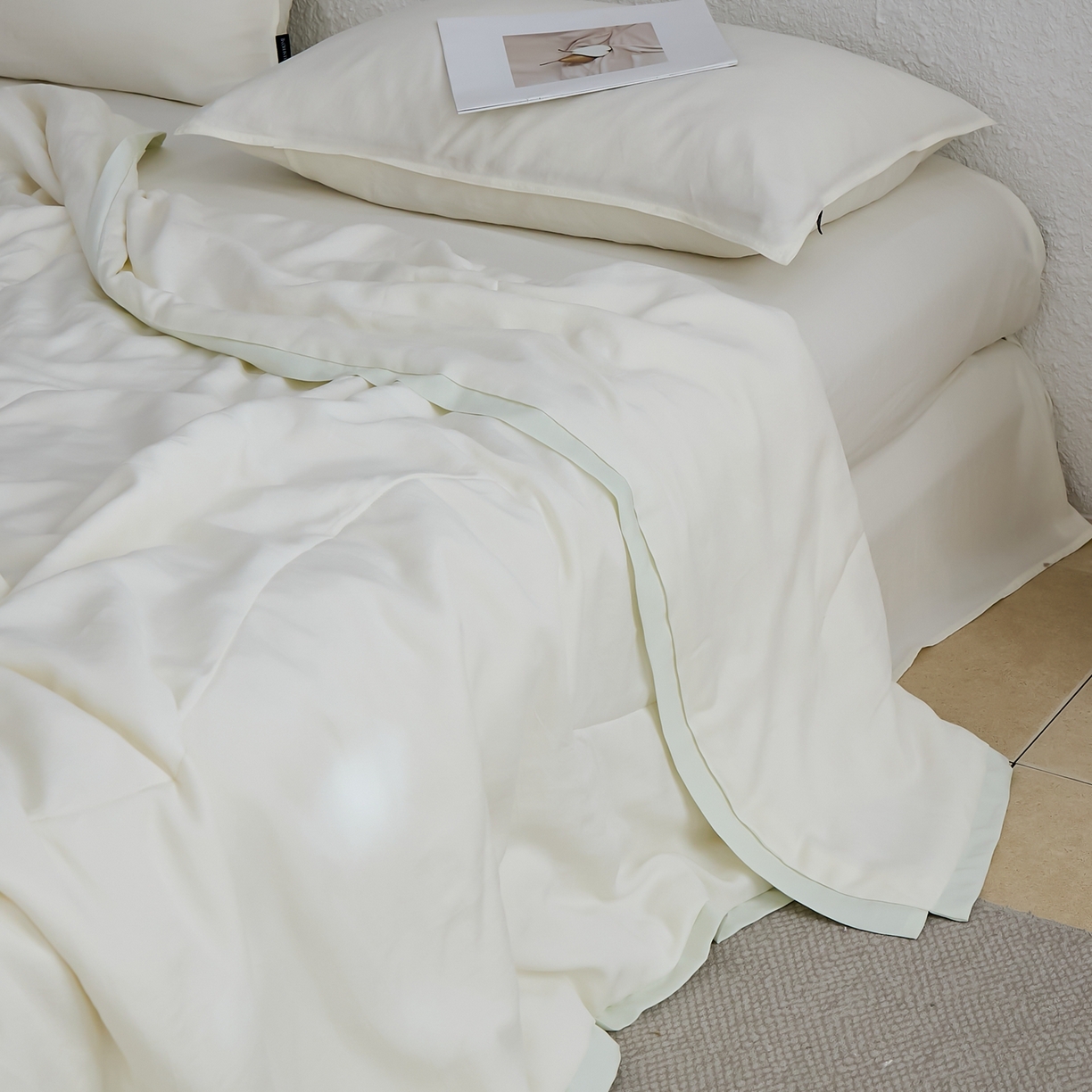 91家纺网 家纺一手货源 找家纺 禧禾 2026新款60支兰精柔洗天丝冰蚕夏被夏凉被空调被-素禾 香草白