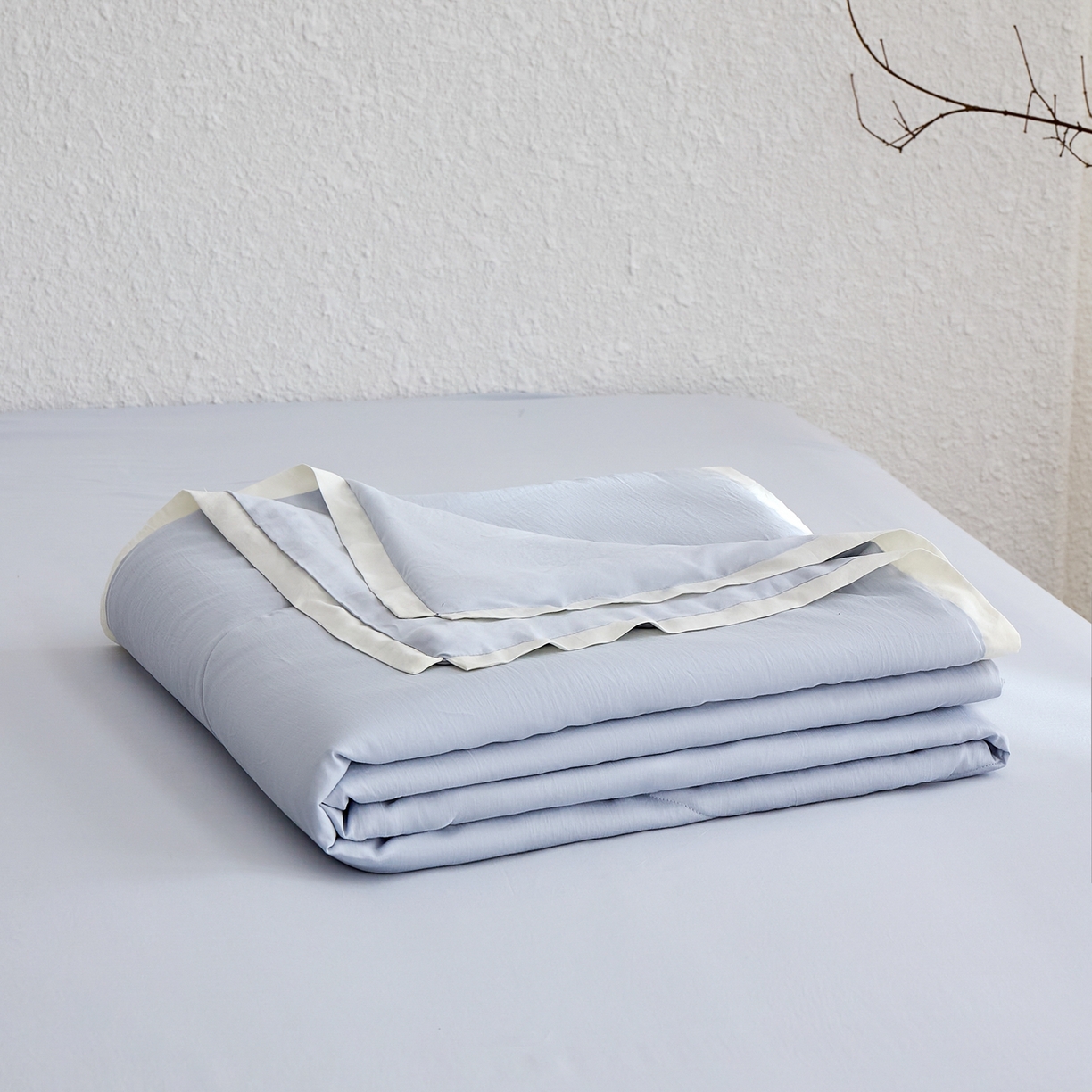 91家纺网 家纺一手货源 找家纺 禧禾 2026新款60支兰精柔洗天丝冰蚕夏被夏凉被空调被-素禾 微风蓝