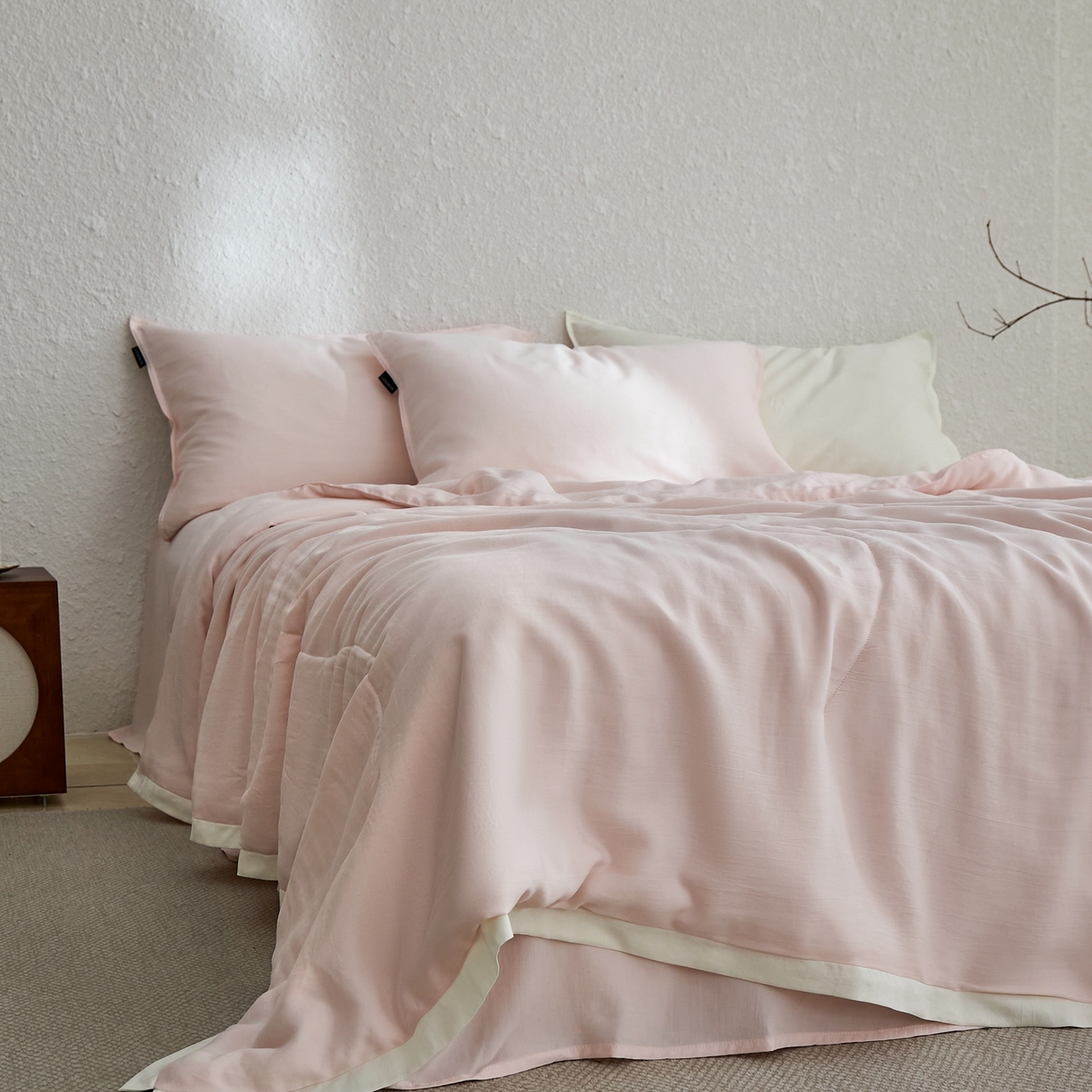 91家纺网 家纺一手货源 找家纺 禧禾 2026新款60支兰精柔洗天丝冰蚕夏被夏凉被空调被-素禾 奶昔粉