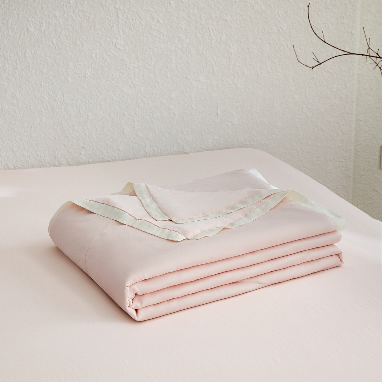 91家纺网 家纺一手货源 找家纺 禧禾 2026新款60支兰精柔洗天丝冰蚕夏被夏凉被空调被-素禾 奶昔粉