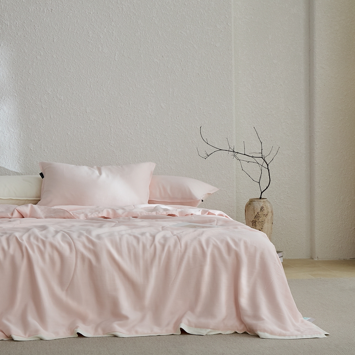 91家纺网 家纺一手货源 找家纺 禧禾 2026新款60支兰精柔洗天丝冰蚕夏被夏凉被空调被-素禾 奶昔粉