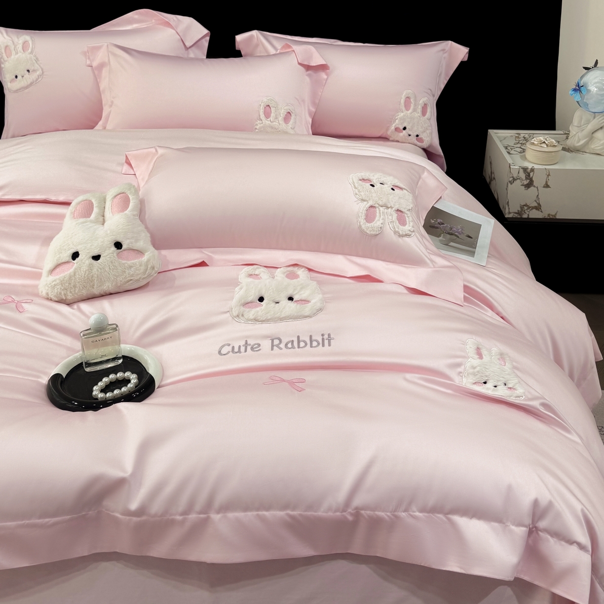 91家纺网 家纺一手货源 找家纺 （总）星蕴家纺 2026新款卡通长绒棉纯棉绣花四件套-甜心小兔