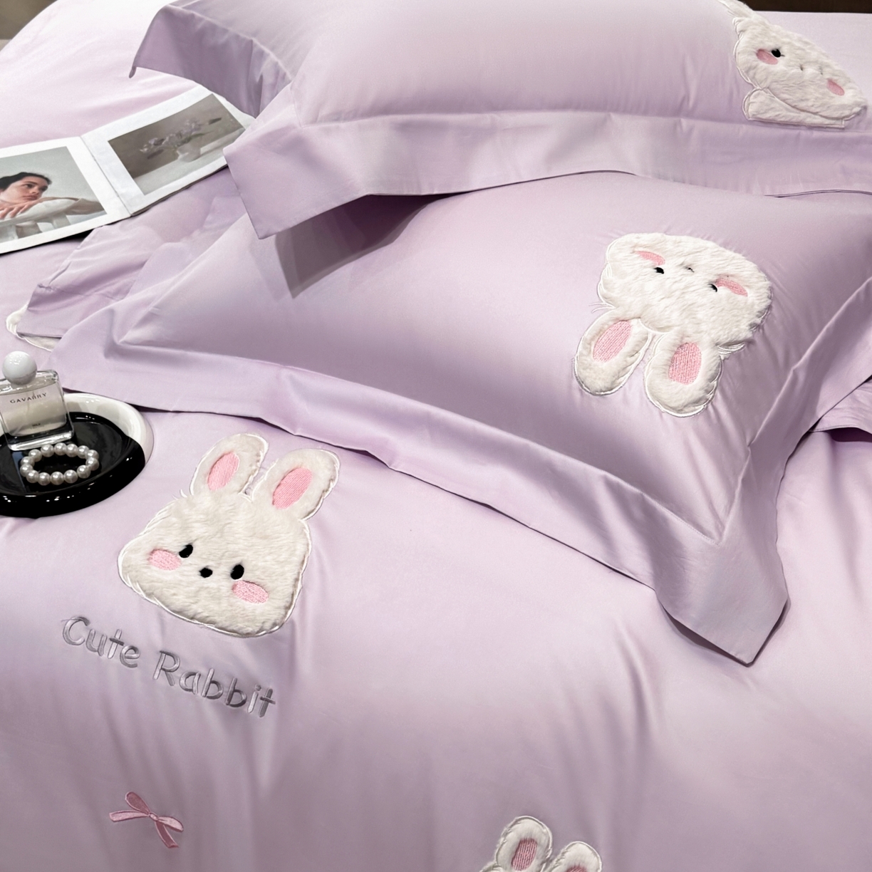 91家纺网 家纺一手货源 找家纺 星蕴家纺 2026新款卡通长绒棉纯棉绣花四件套-甜心小兔 甜心小兔-梦幻紫