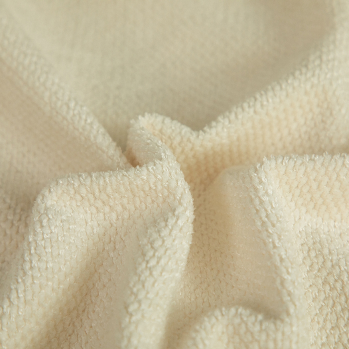 91家纺网 家纺一手货源 找家纺 （总）雷娜家居 2026新款刺绣抱枕被简尚系列