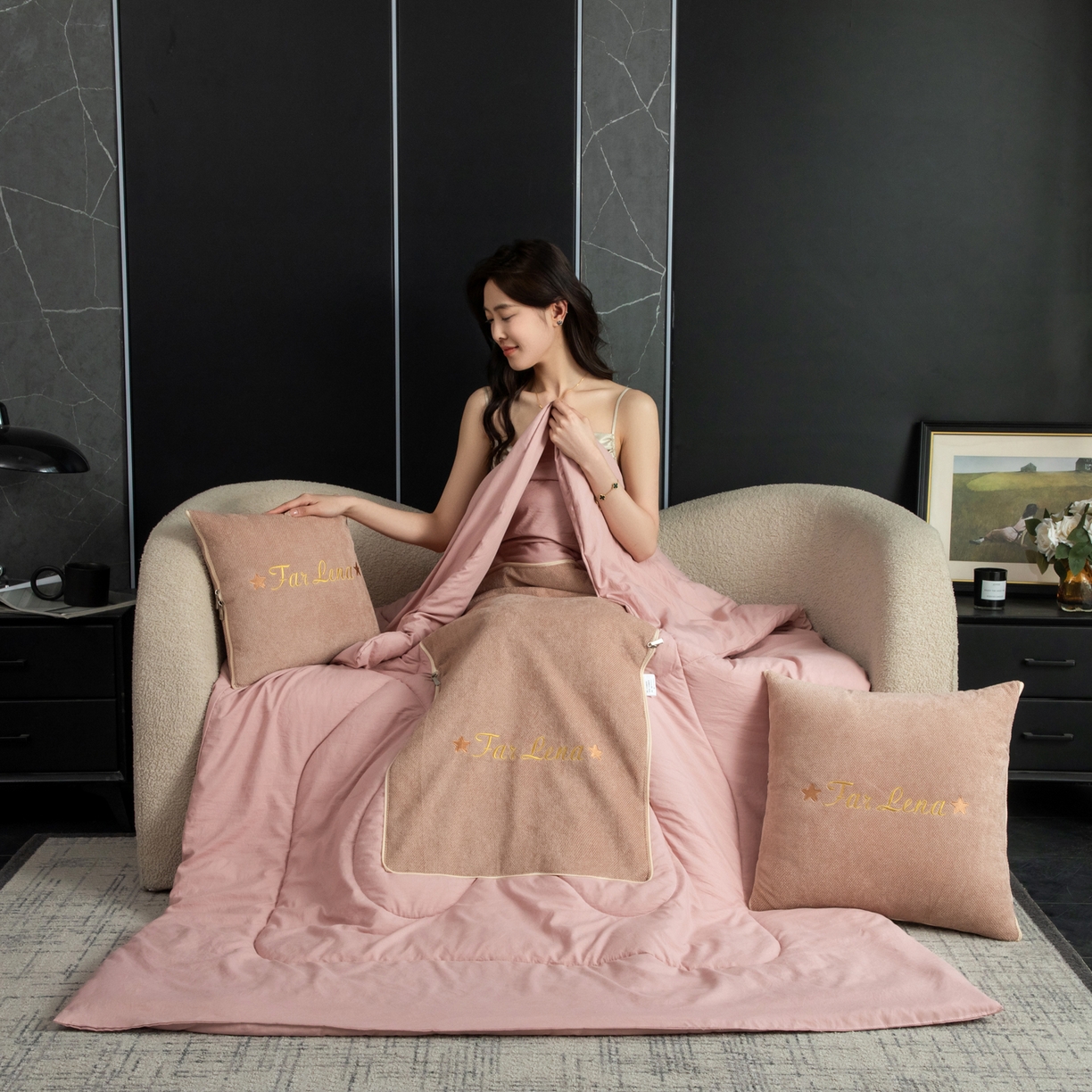 91家纺网 家纺一手货源 找家纺 雷娜家居 2026新款刺绣抱枕被简尚系列 简尚-粉黛