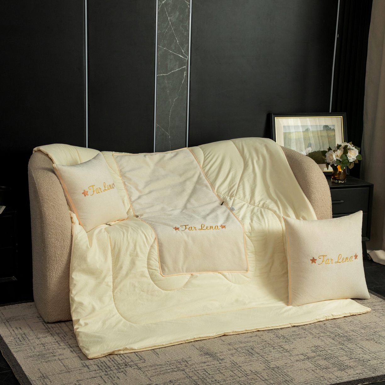 91家纺网 家纺一手货源 找家纺 雷娜家居 2026新款刺绣抱枕被简尚系列 简尚-白月光