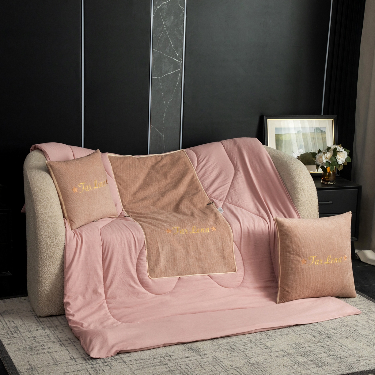 91家纺网 家纺一手货源 找家纺 雷娜家居 2026新款刺绣抱枕被简尚系列 简尚-粉黛