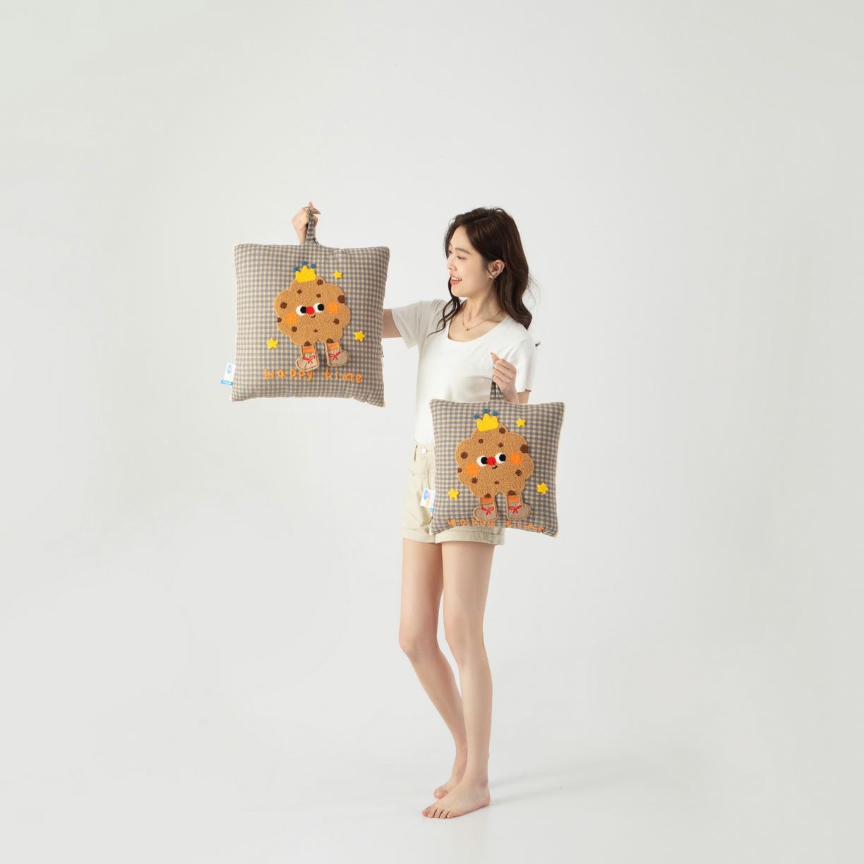 91家纺网 家纺一手货源 找家纺 雷娜家居 2026新款升级款皇冠饼干抱枕被 皇冠饼干咖