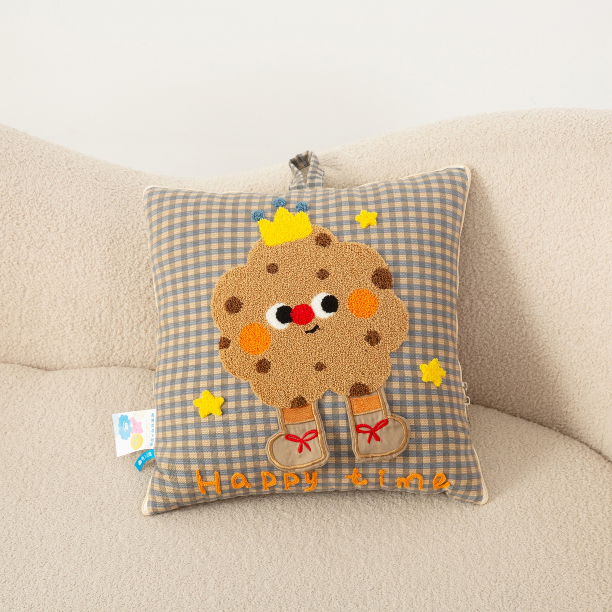 91家纺网 家纺一手货源 找家纺 雷娜家居 2026新款升级款皇冠饼干抱枕被 皇冠饼干咖