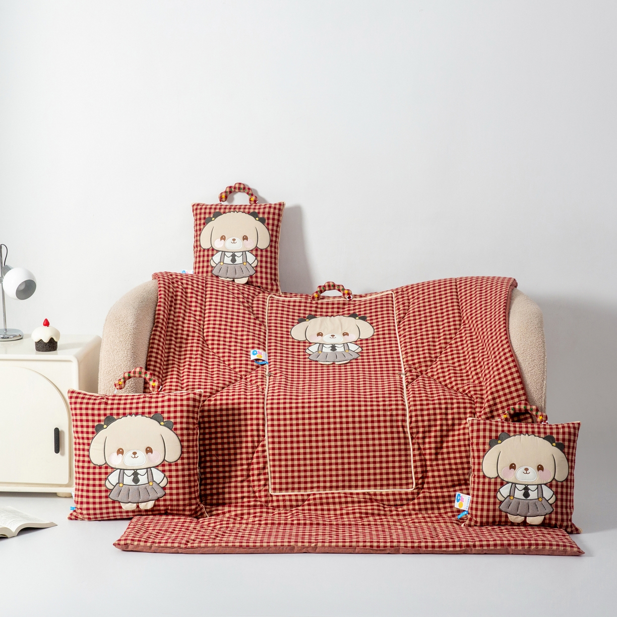 91家纺网 家纺一手货源 找家纺 （总）雷娜家居 2026新款全棉纯棉色织羞羞狗抱枕被