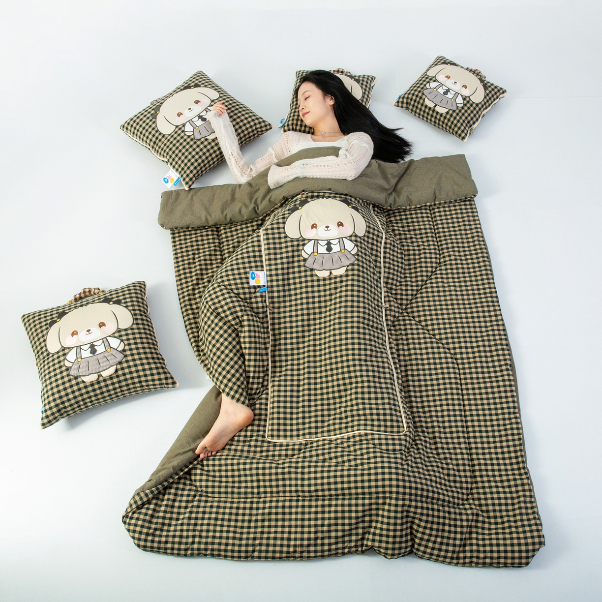 91家纺网 家纺一手货源 找家纺 雷娜家居 2026新款全棉纯棉色织羞羞狗抱枕被 羞羞狗绿