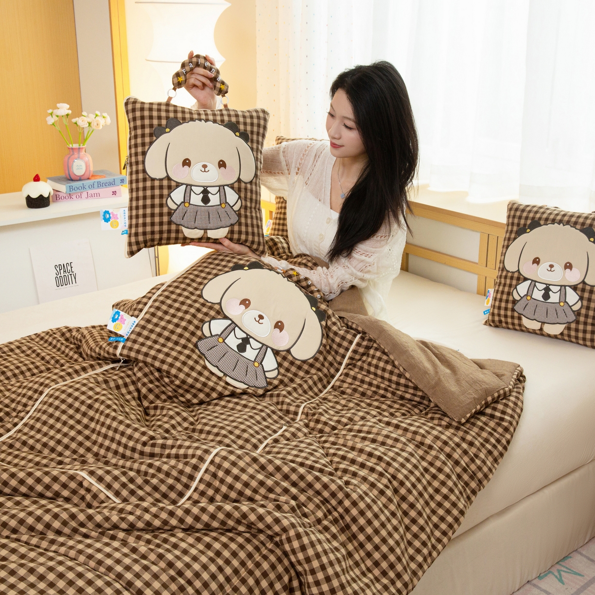 91家纺网 家纺一手货源 找家纺 雷娜家居 2026新款全棉纯棉色织羞羞狗抱枕被 羞羞狗咖