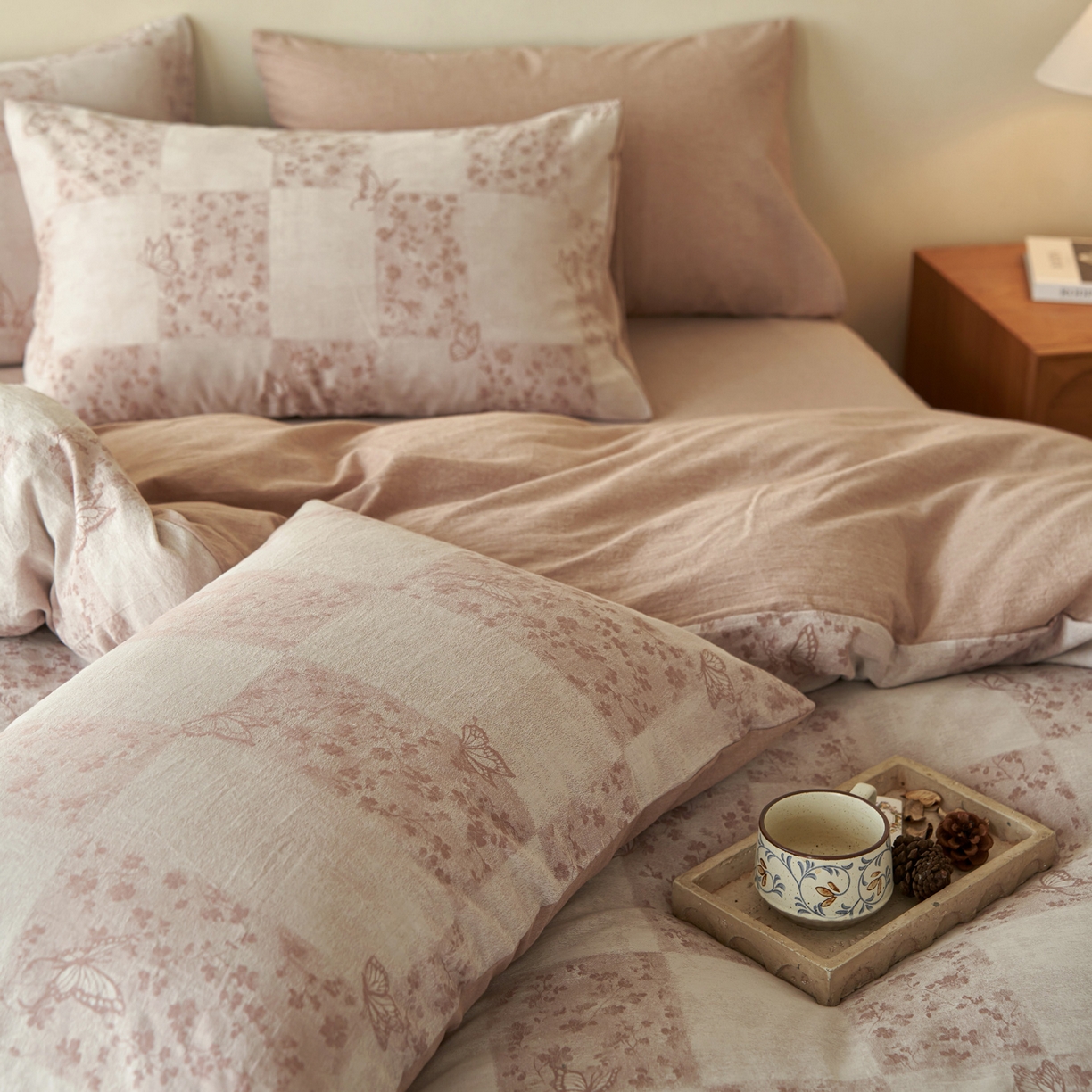 91家纺网 家纺一手货源 找家纺 如一 2026春夏新款色织提花全棉纯棉水洗棉四件套 蝶漫-咖