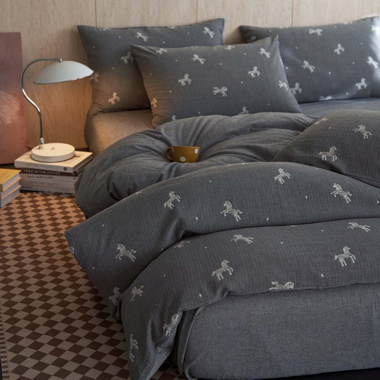 91家纺网 家纺一手货源 找家纺 如一 2026春夏新款色织提花全棉纯棉水洗棉四件套 骏影-黑