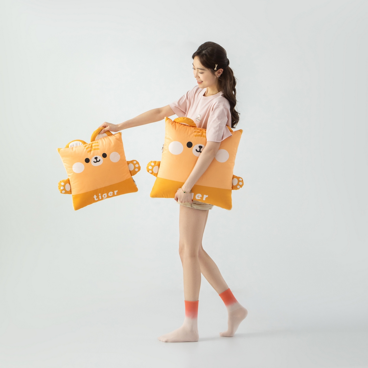 91家纺网 家纺一手货源 找家纺 （总）雷娜家居 2026新款四季款萌宠系列抱枕被