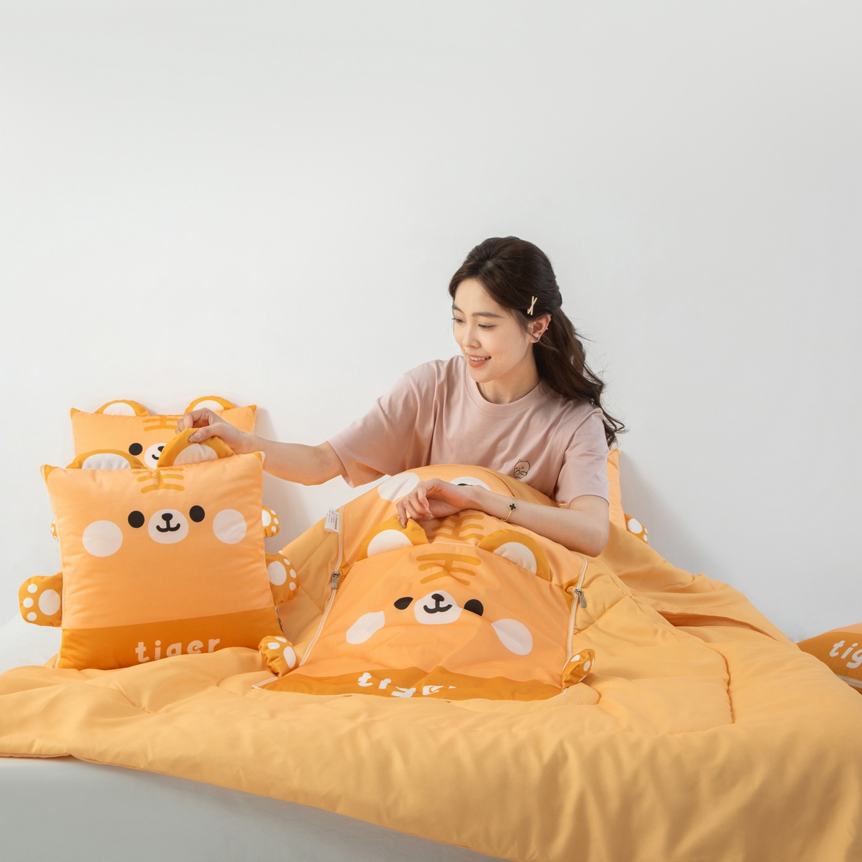 91家纺网 家纺一手货源 找家纺 （总）雷娜家居 2026新款四季款萌宠系列抱枕被