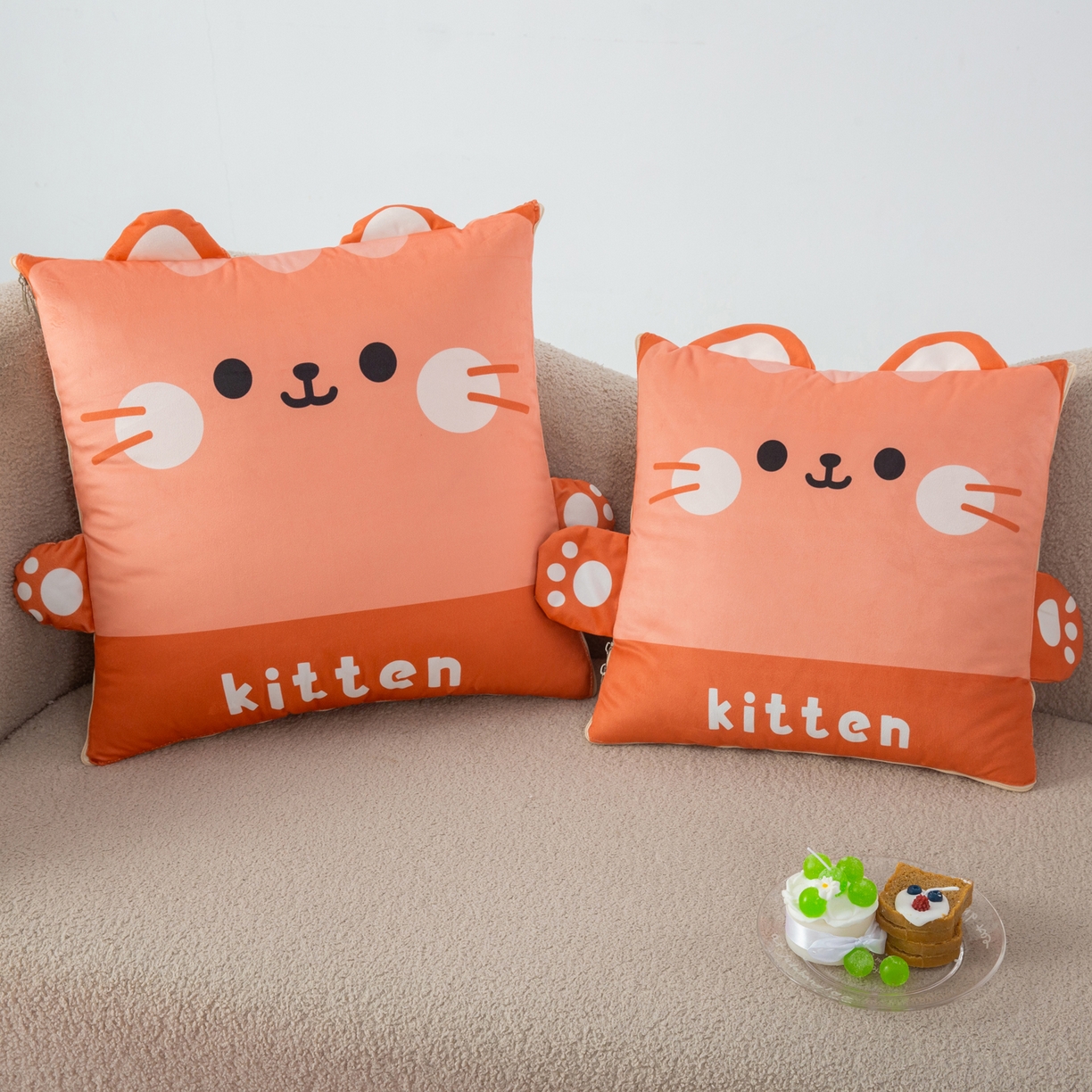 91家纺网 家纺一手货源 找家纺 雷娜家居 2026新款四季款萌宠系列抱枕被 小喵喵