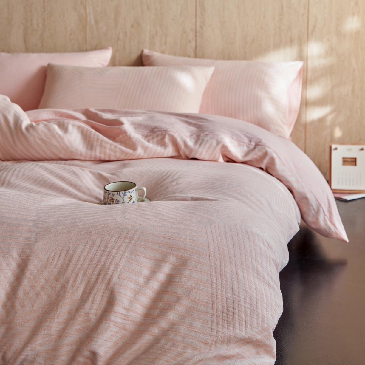 91家纺网 家纺一手货源 找家纺 如一 2026春夏新款色织提花全棉纯棉水洗棉四件套 序章-粉