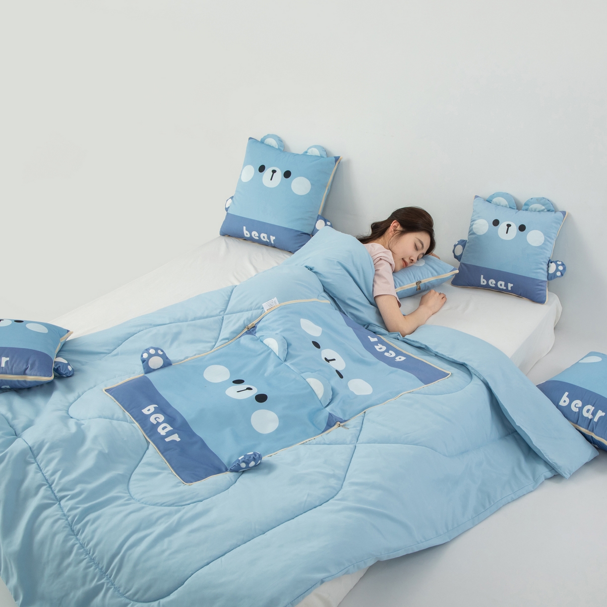 91家纺网 家纺一手货源 找家纺 雷娜家居 2026新款四季款萌宠系列抱枕被 萌萌熊