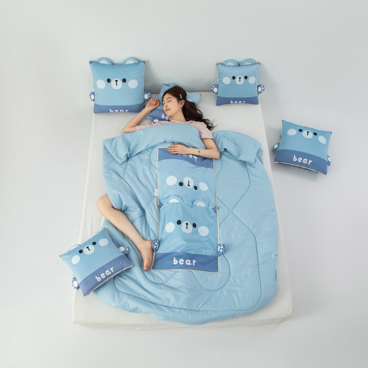 91家纺网 家纺一手货源 找家纺 雷娜家居 2026新款四季款萌宠系列抱枕被 萌萌熊