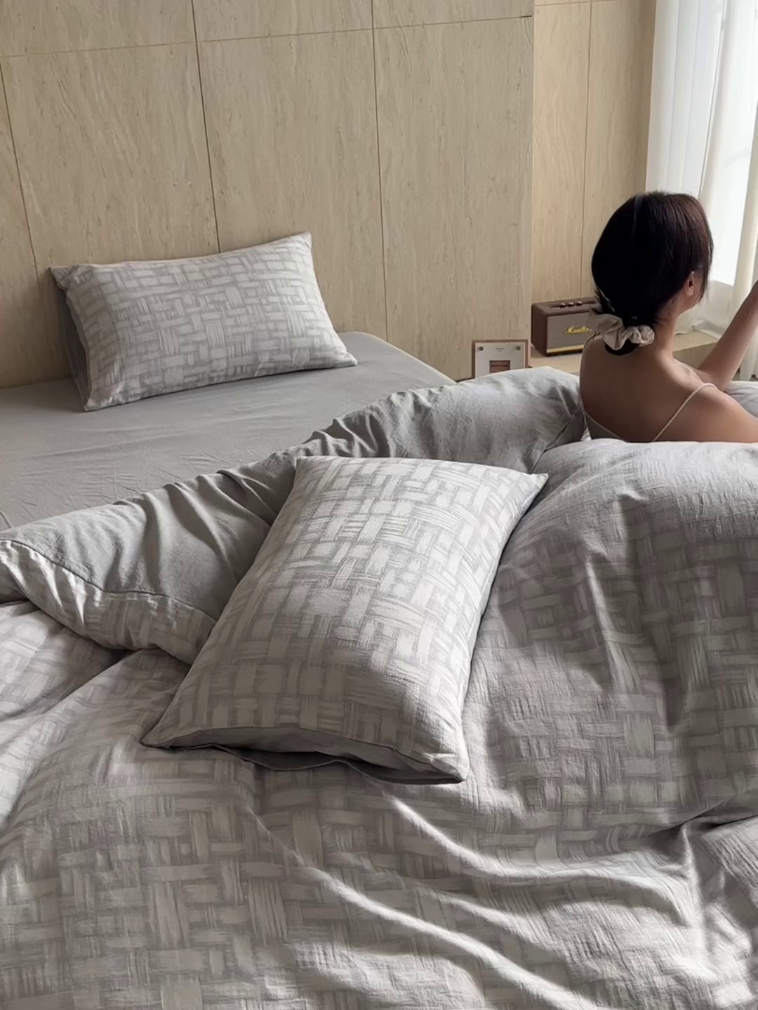 91家纺网 家纺一手货源 找家纺 如一 2026春夏新款色织提花全棉纯棉水洗棉四件套 浮光-灰