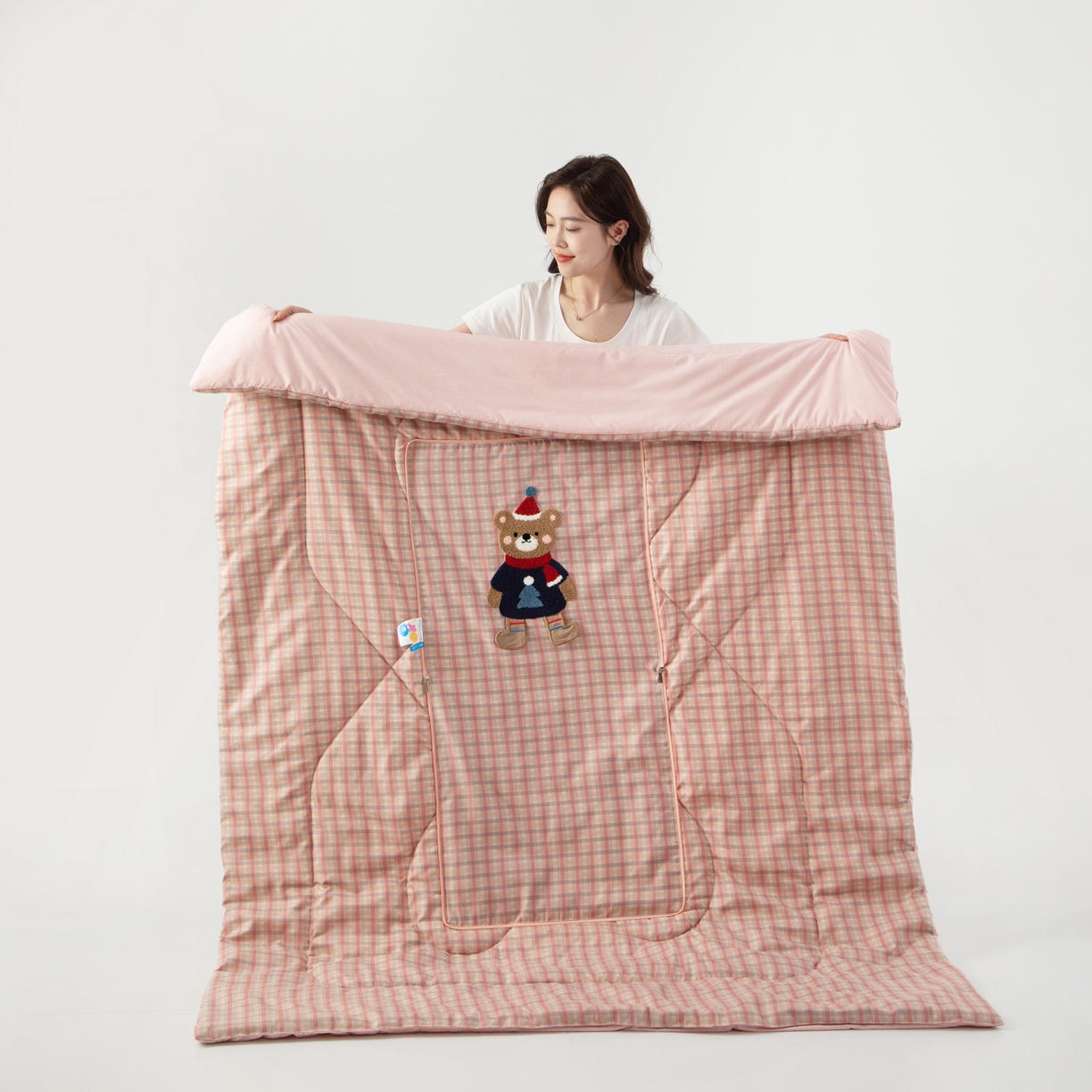 91家纺网 家纺一手货源 找家纺 （总）雷娜家居 2026新款升级款帽子熊抱枕被