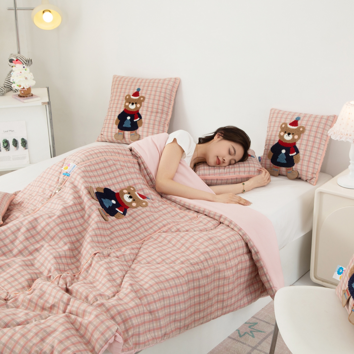 91家纺网 家纺一手货源 找家纺 （总）雷娜家居 2026新款升级款帽子熊抱枕被